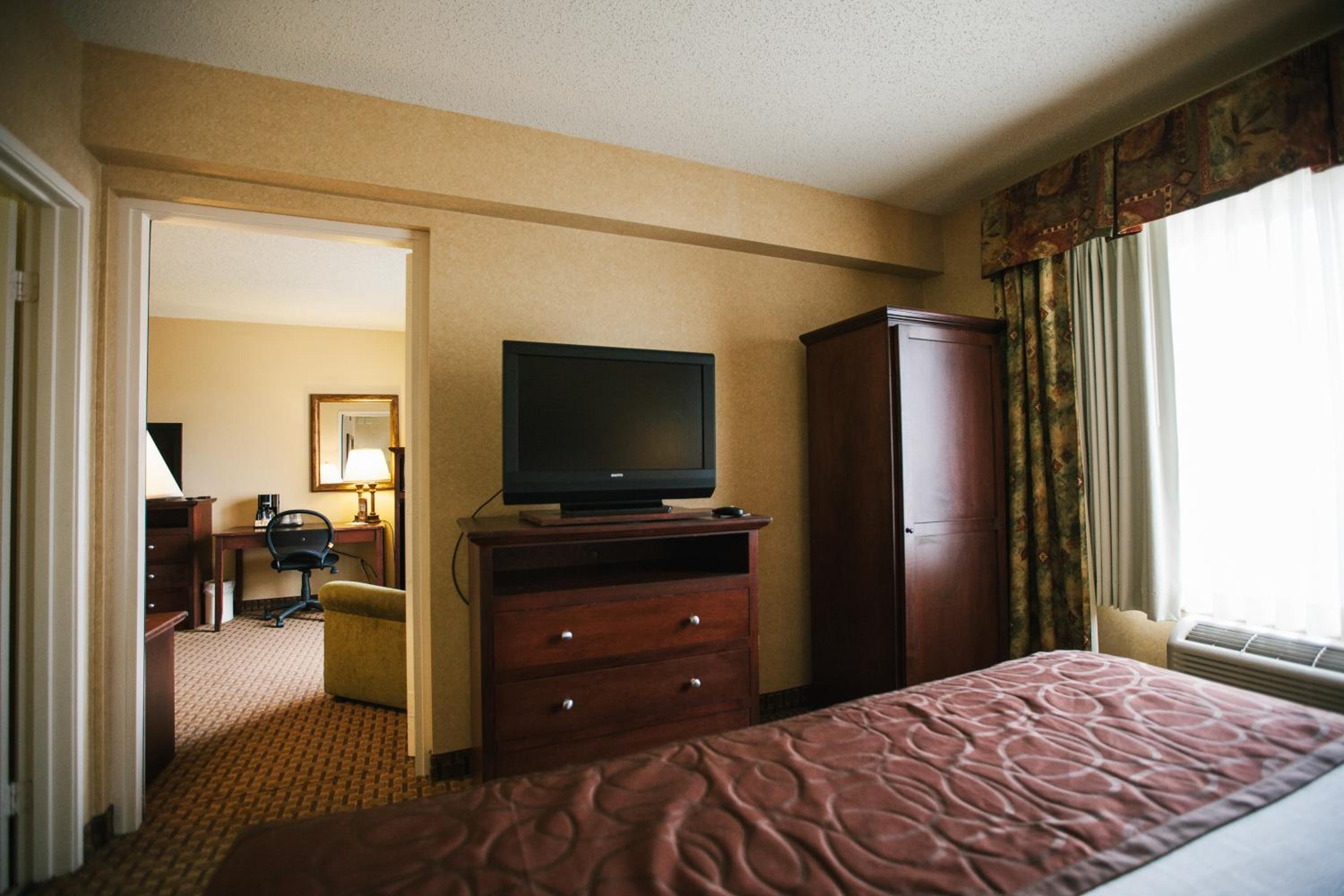 Two-Bedroom King Suite photo 1
