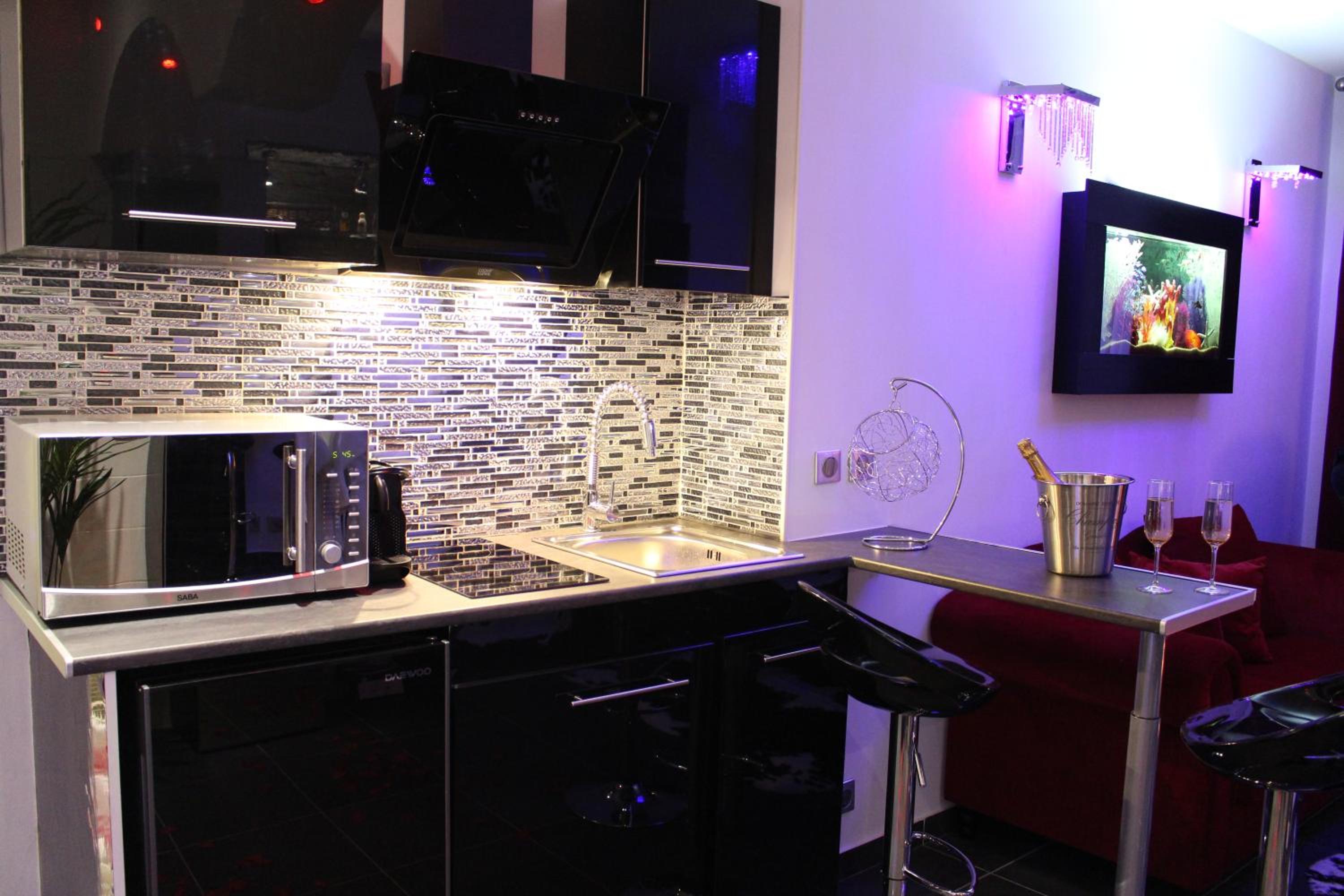 De Luxe Apartment with Jacuzzi and Sauna - Photo 7