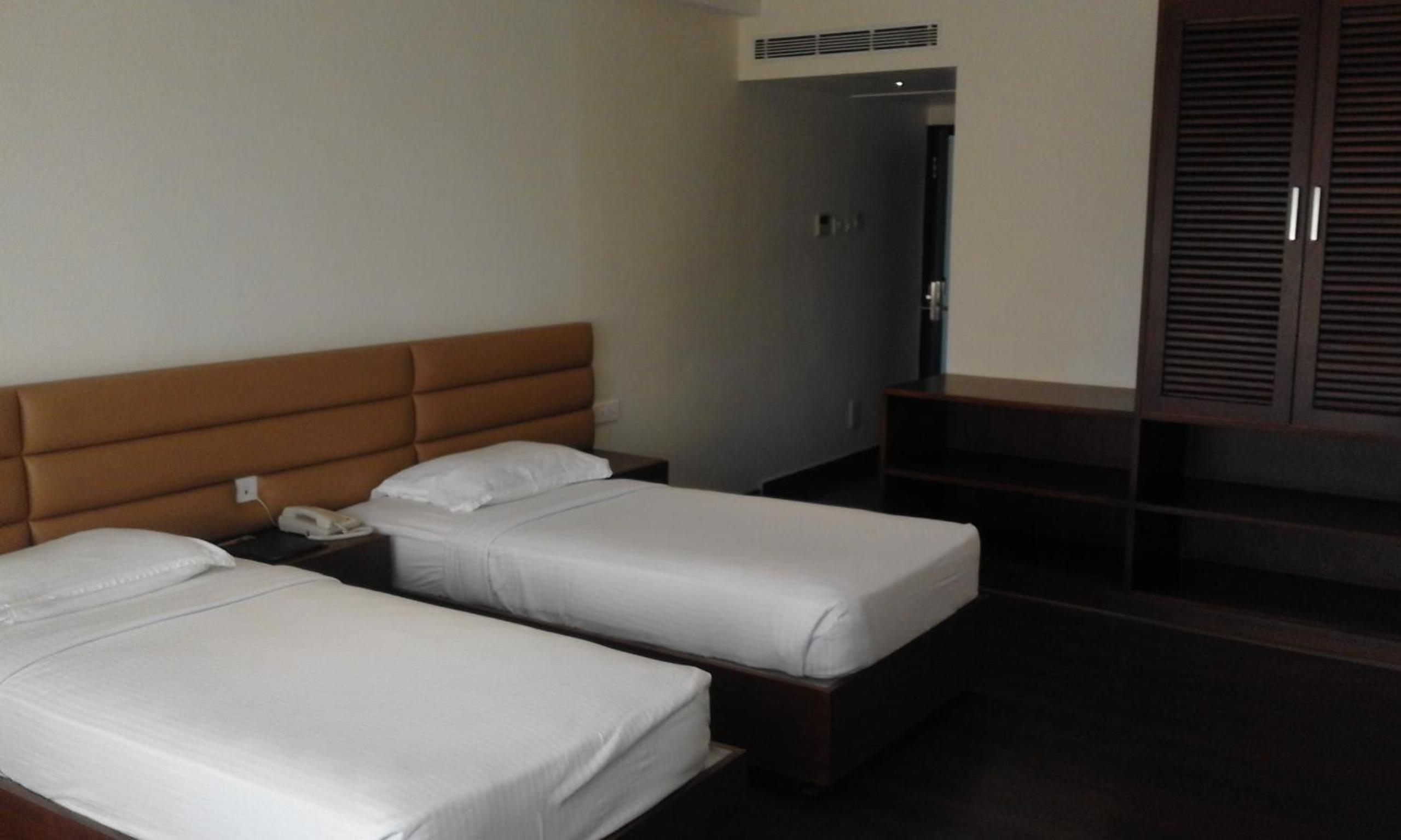 Deluxe Double or Twin Room - Photo 6