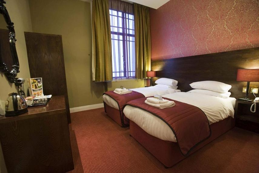 Standard Double or Twin Room photo 3