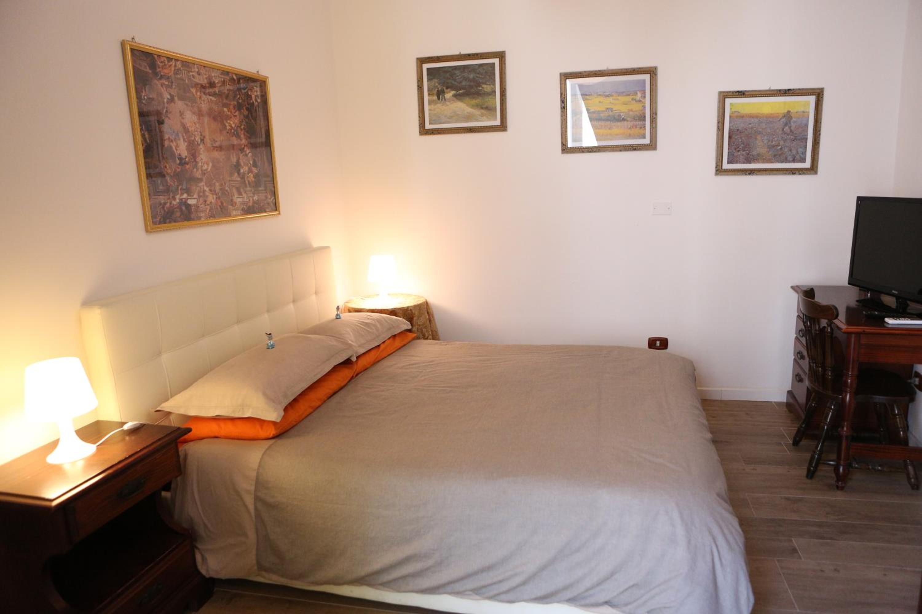 Deluxe Apartment photo 2