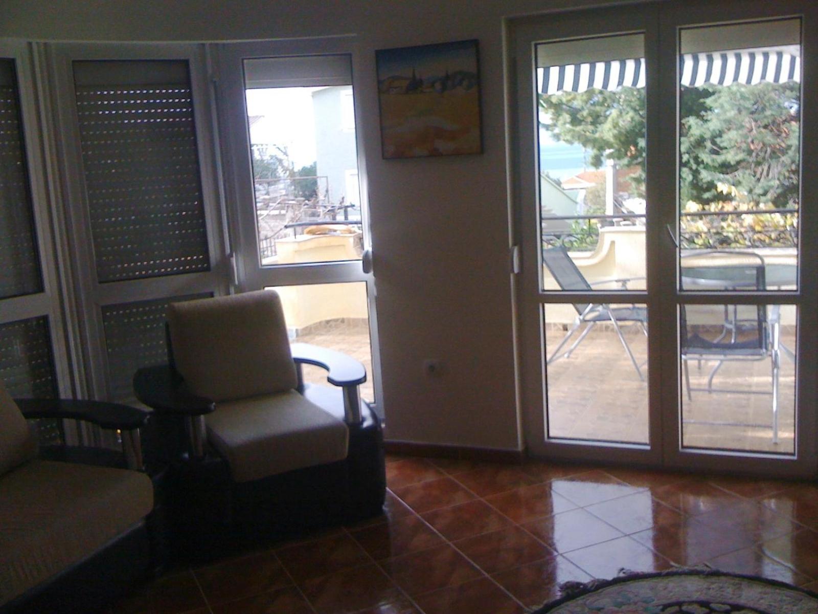 Four-Bedroom House photo 3