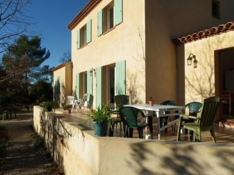 Three-Bedroom House photo 2