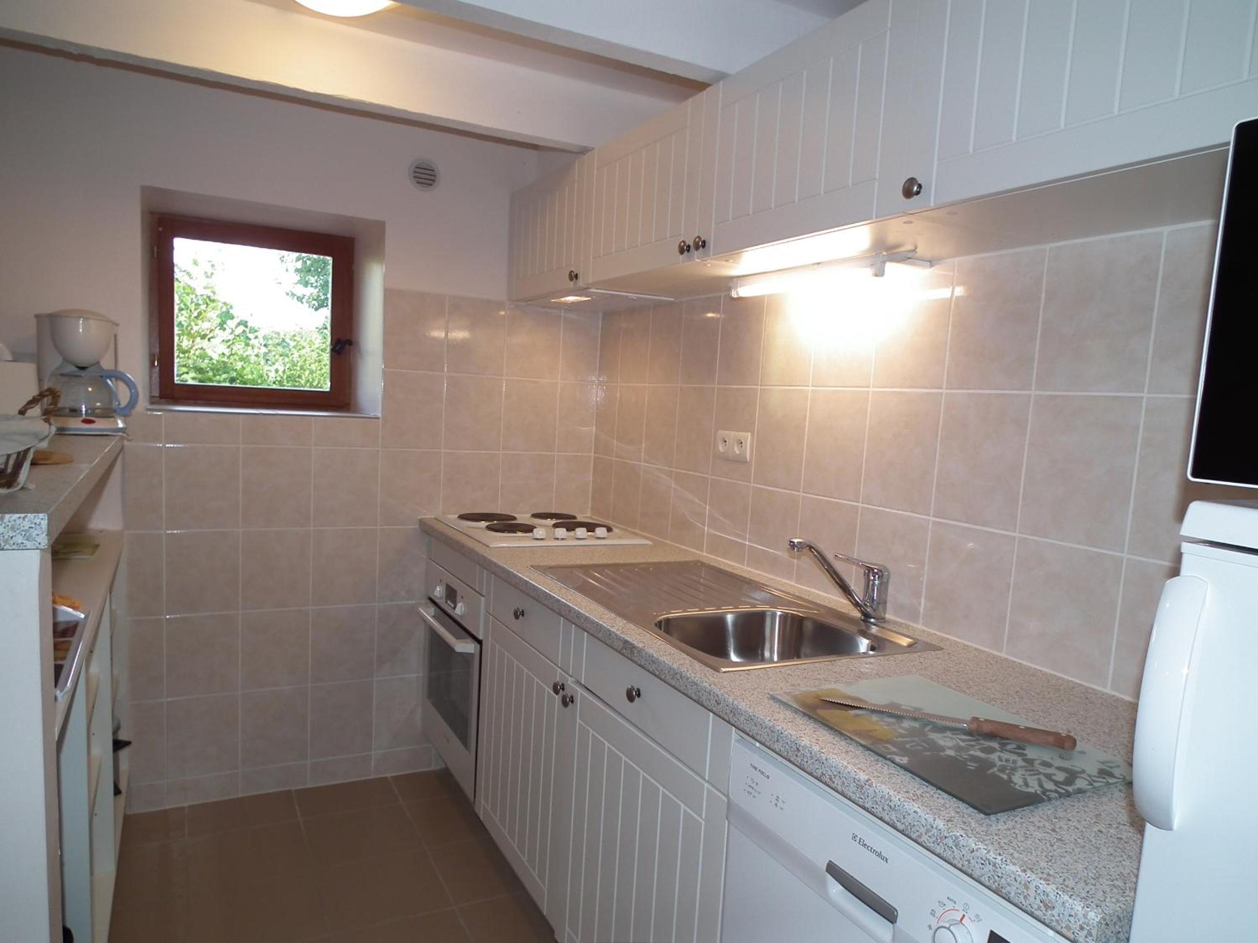 Three-Bedroom Cottage 8/11 pers  photo 3