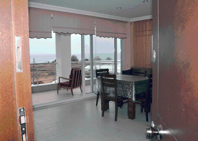 One-Bedroom Apartment with Sea View photo 3
