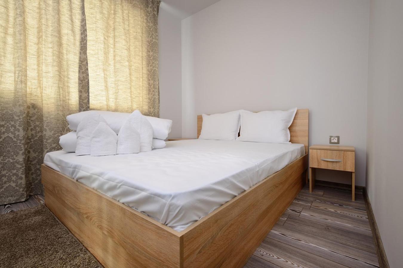 One-Bedroom Apartment with Balcony (3 Adults)