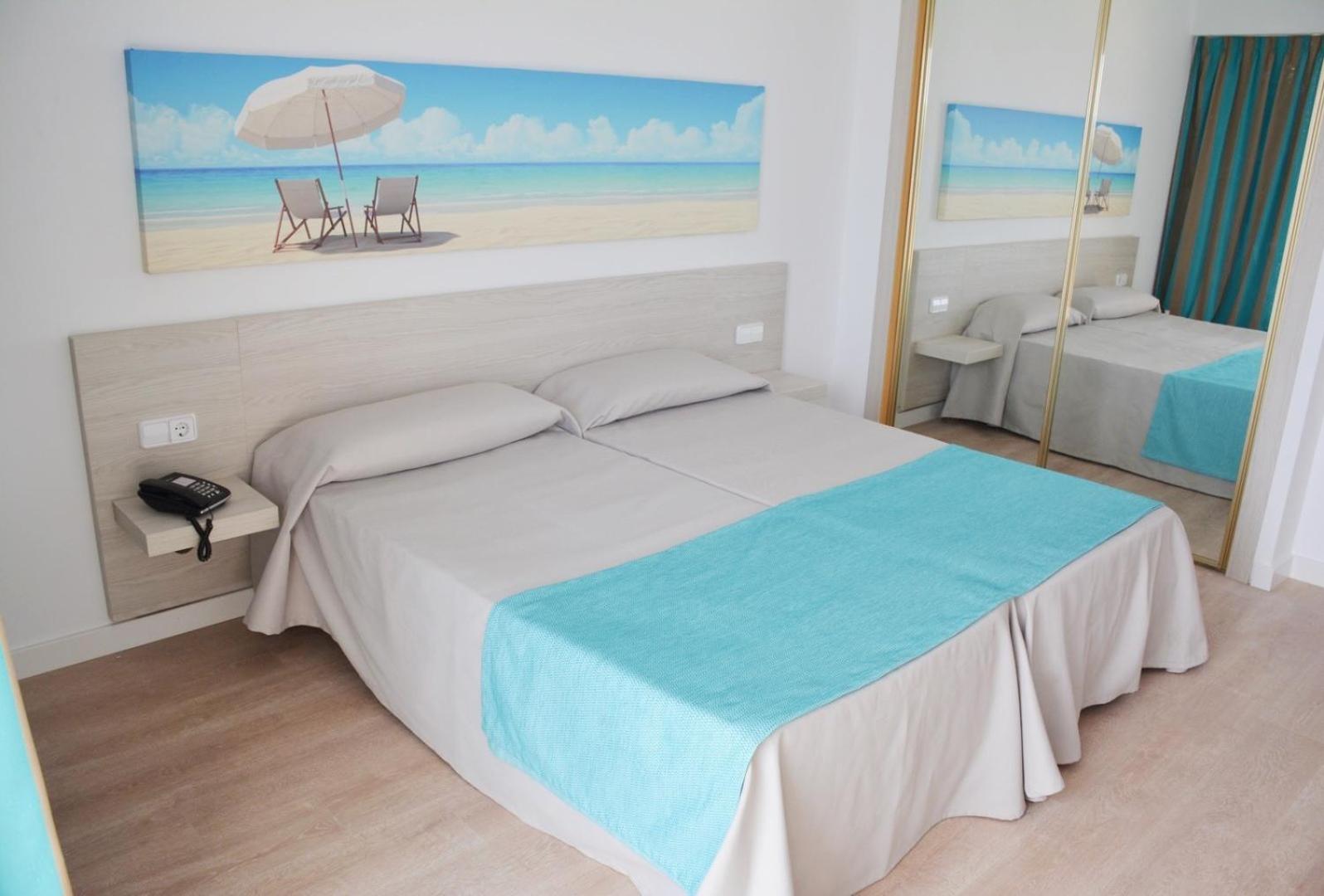 Deluxe One-Bedroom Apartment