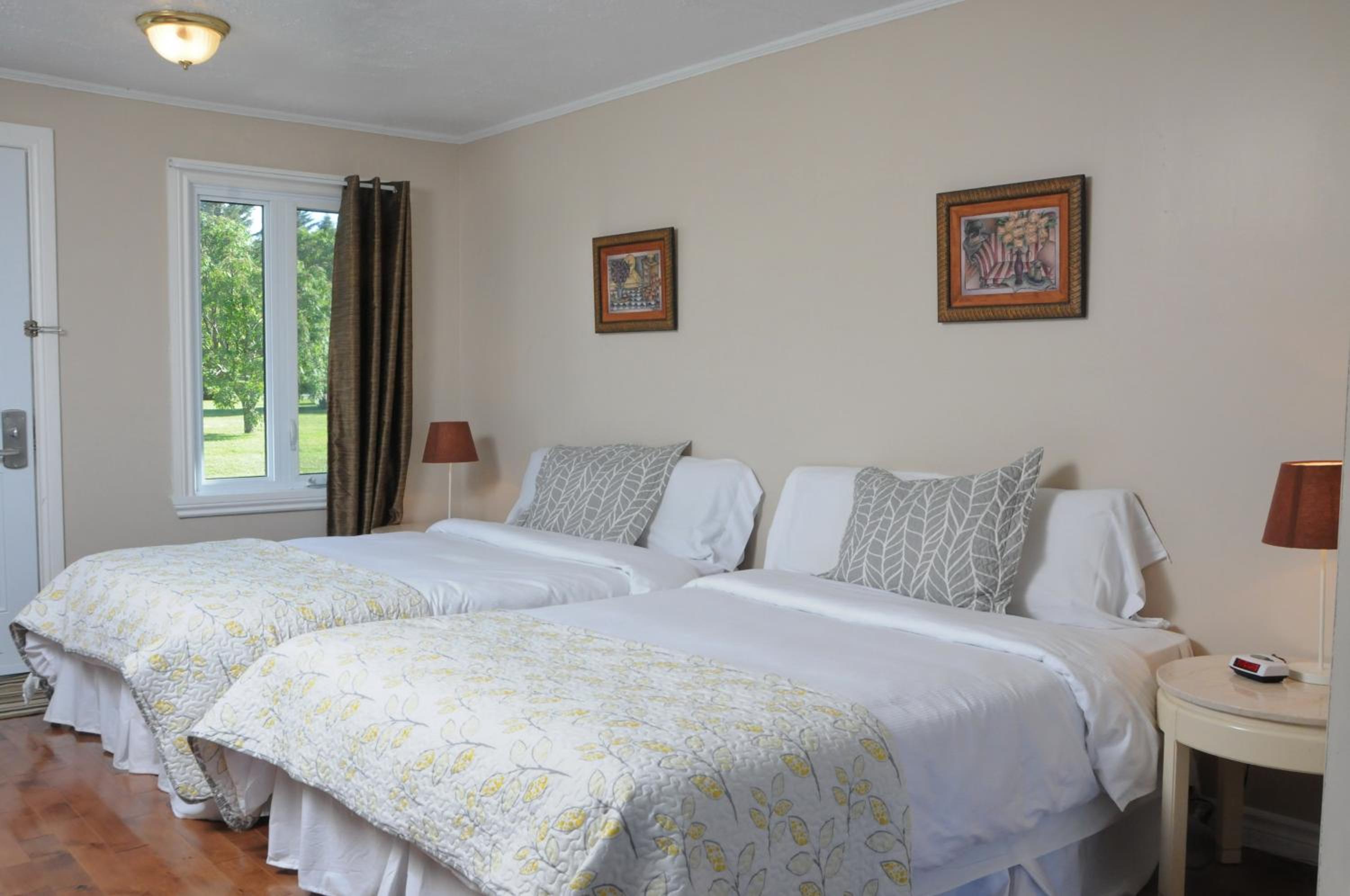 Double Room with Two Double Beds with Kitchenette photo 1