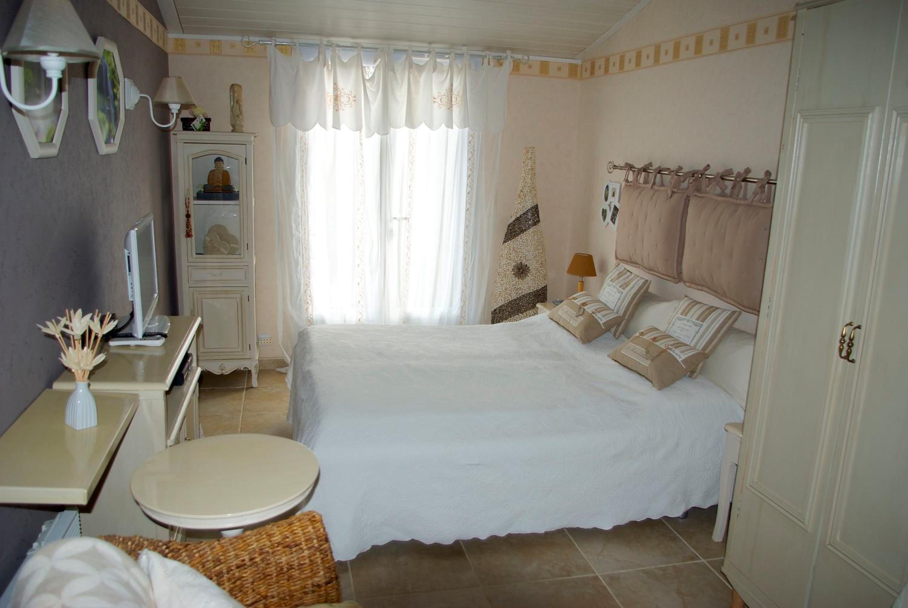 Double Room with Private External Bathroom photo 1