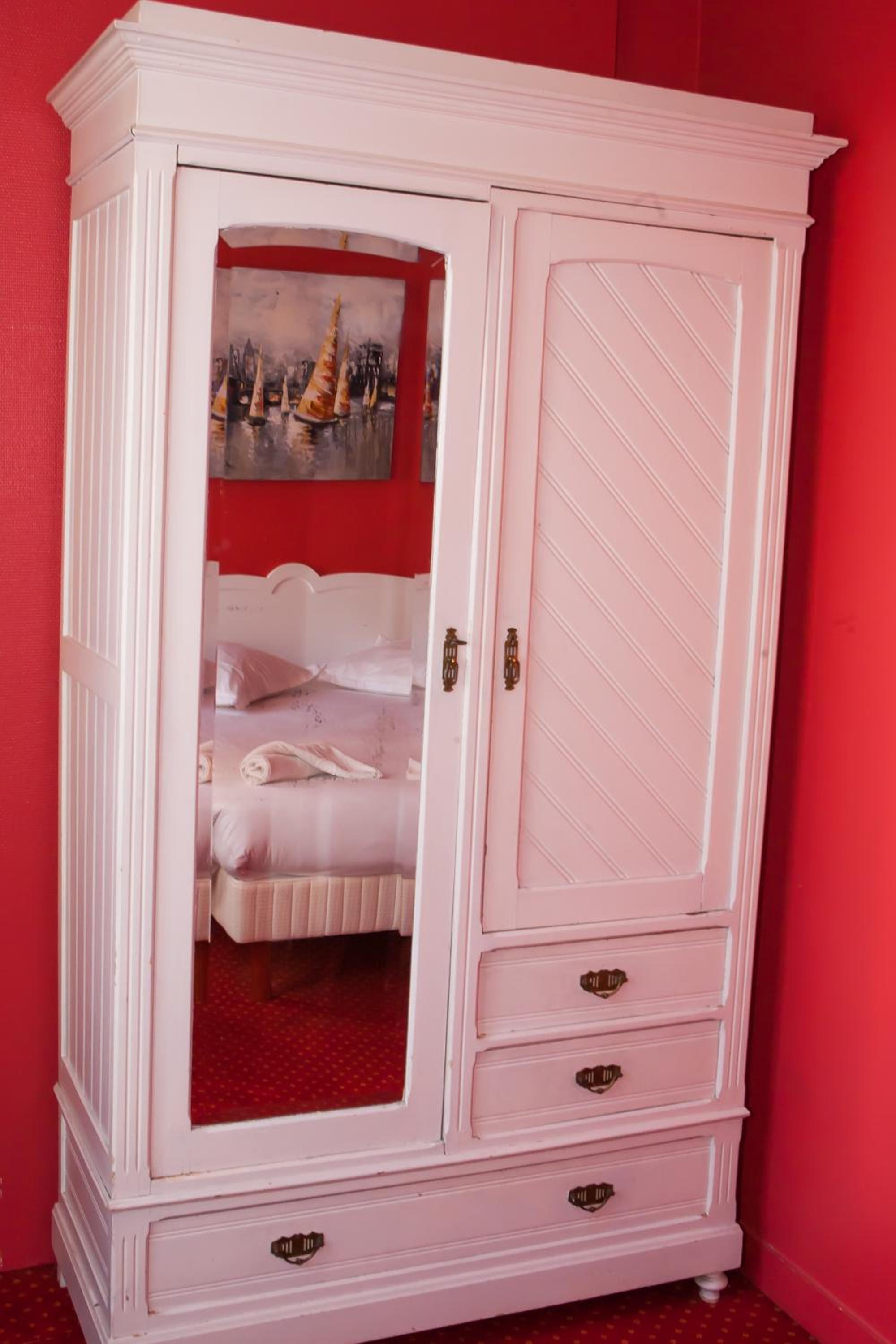 Double Room with Balcony - Photo 3