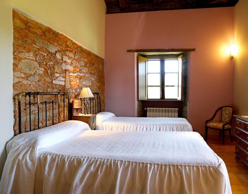Double or Twin Room - Photo 3