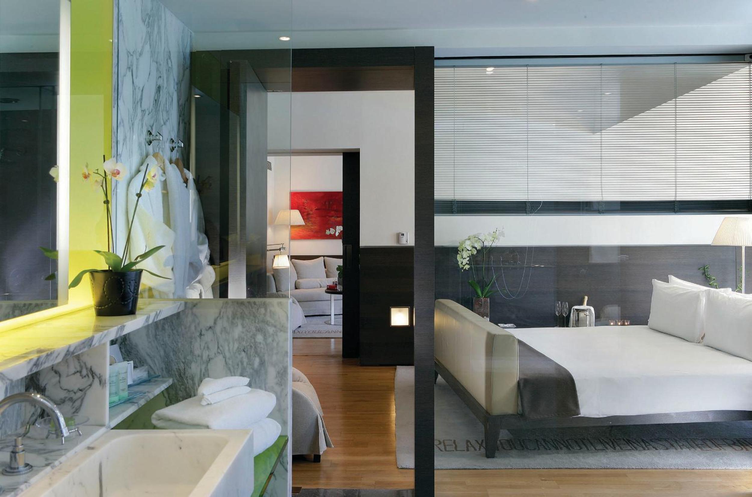 Executive Suite - Photo 1