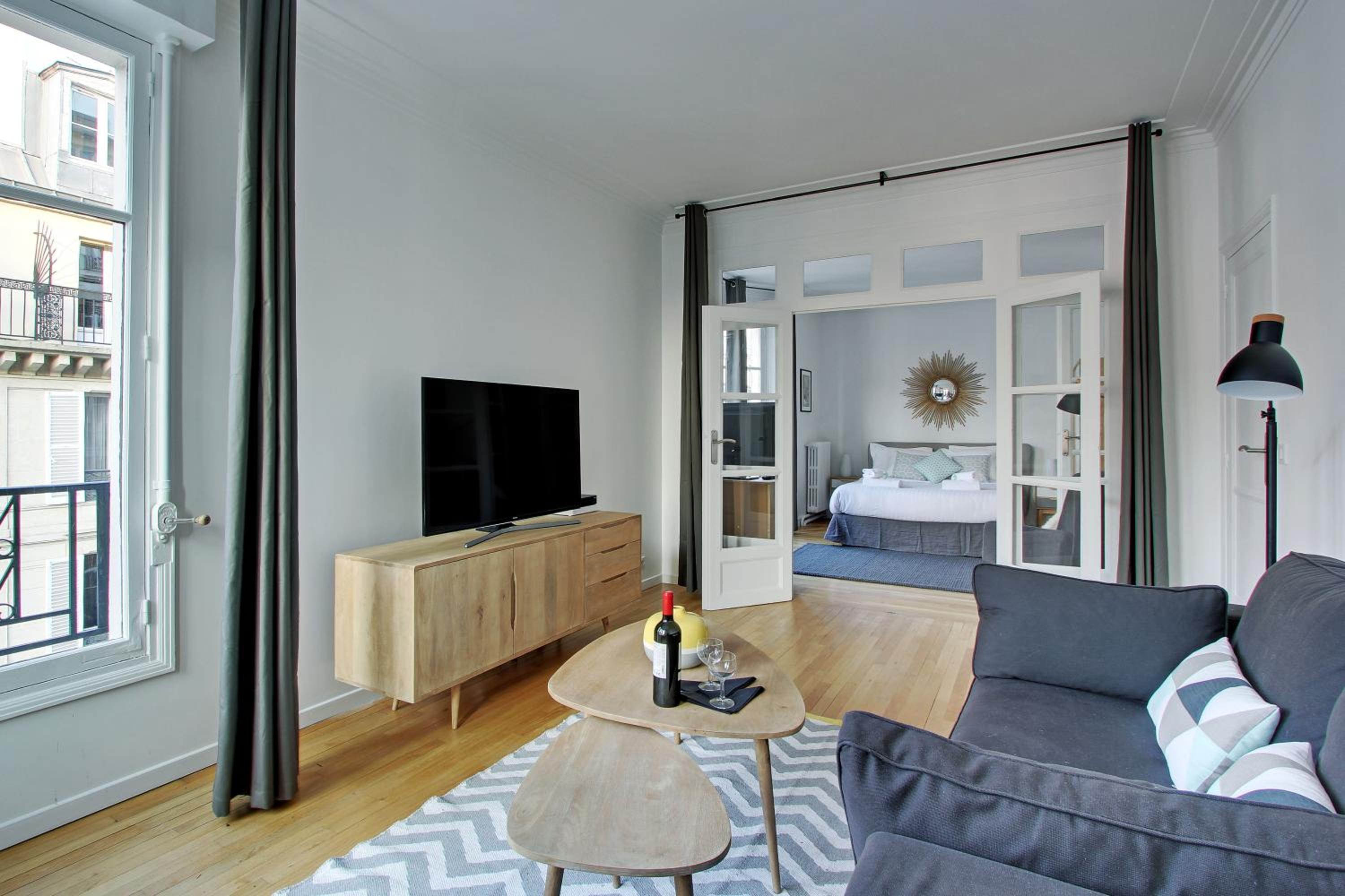 Two-Bedroom Apartment - B photo 2
