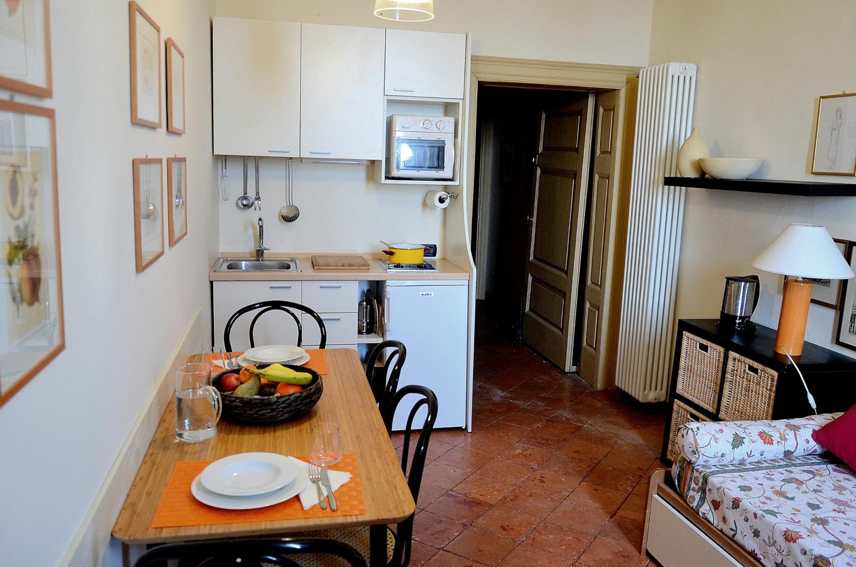 One-Bedroom Apartment with Lake View photo 2