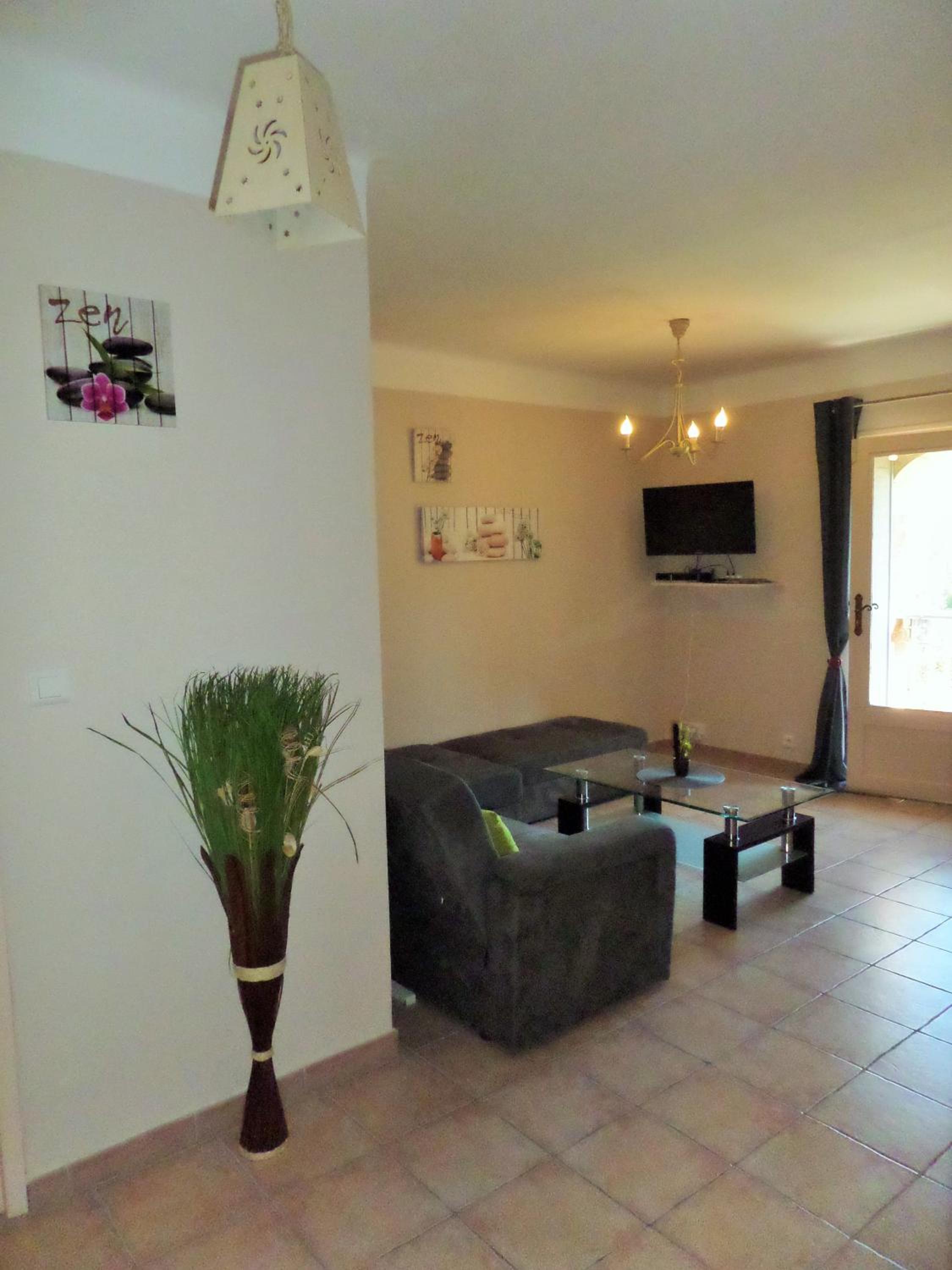 Two-Bedroom Apartment - Photo 19