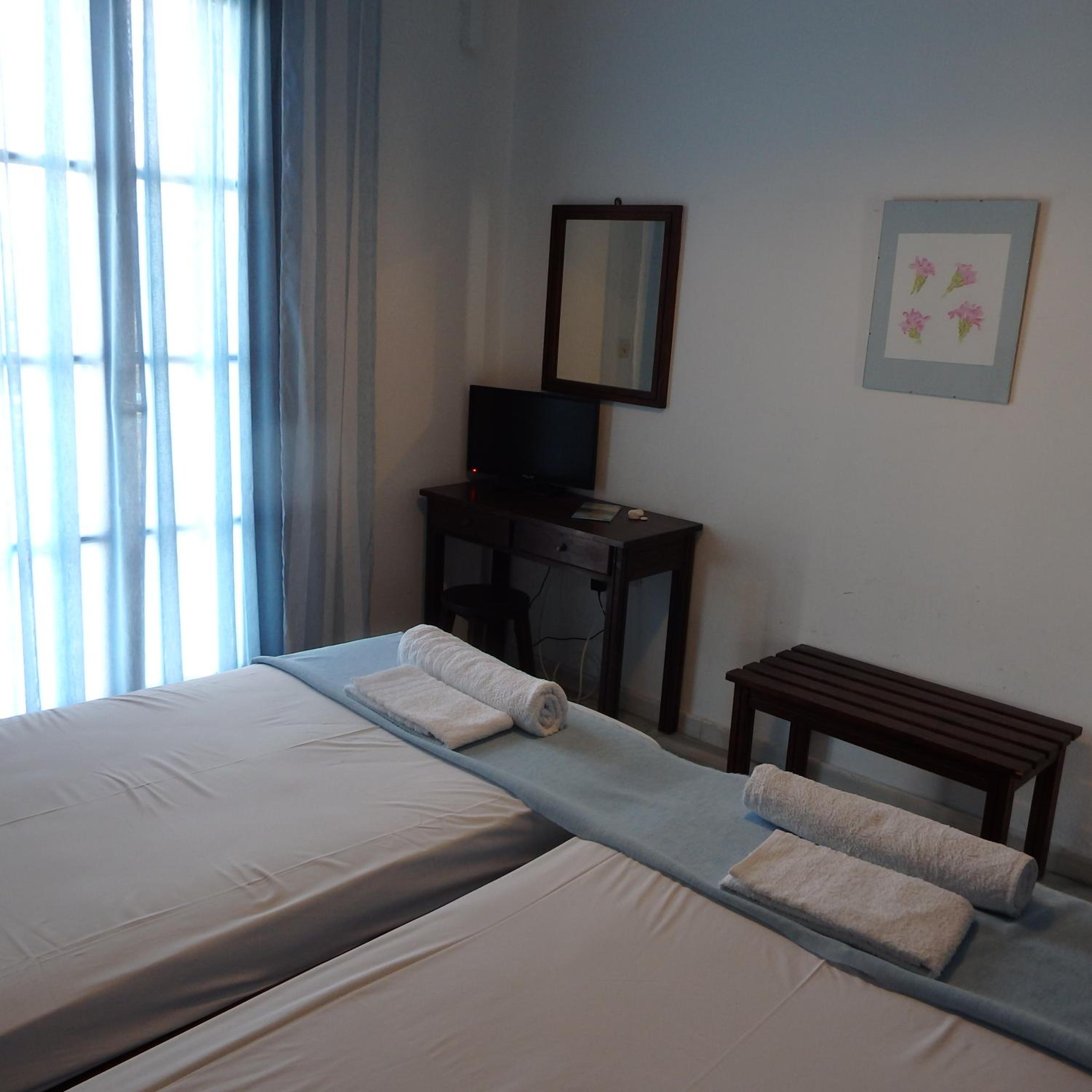 One-Bedroom Apartment with Balcony (3 Adults) photo 2