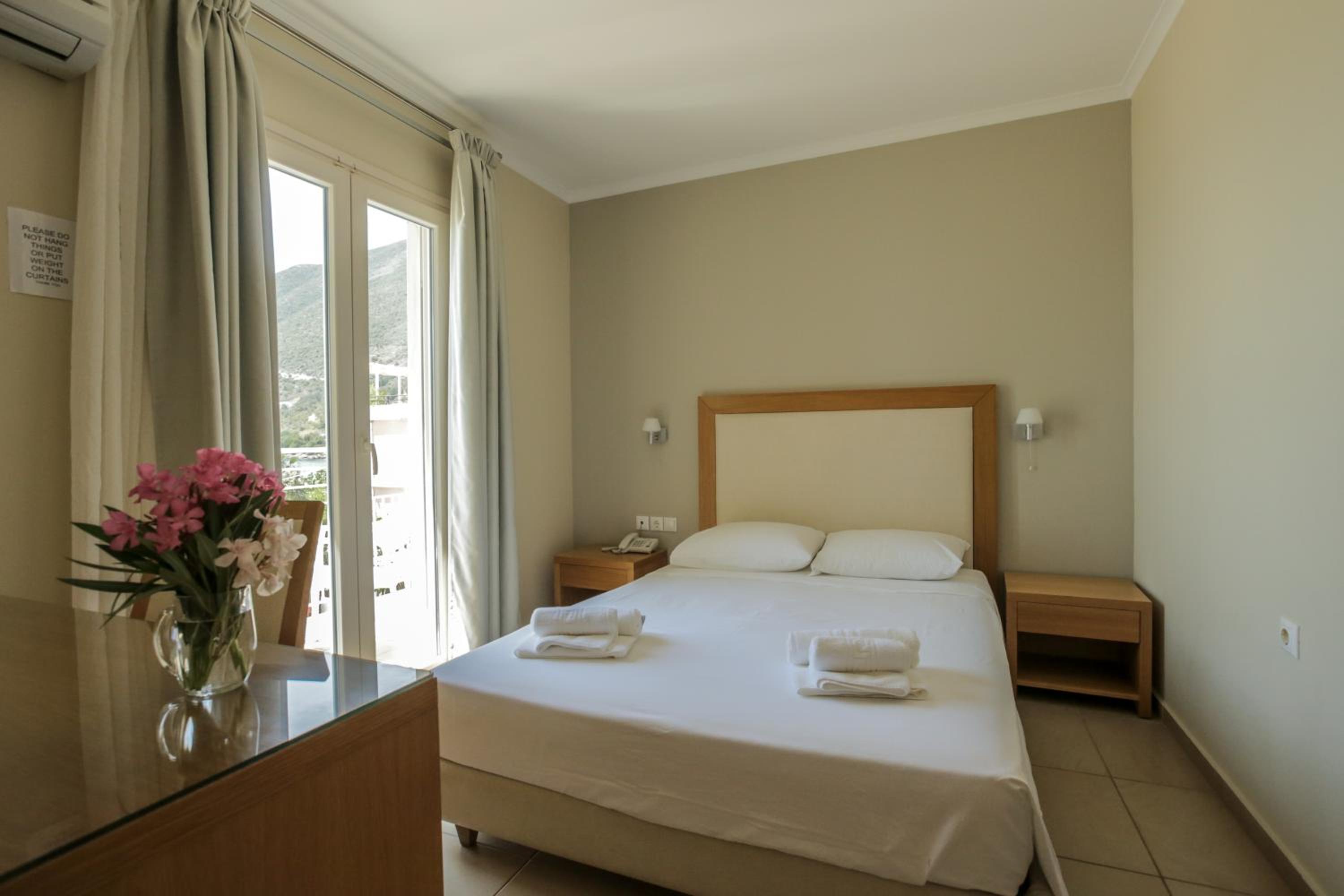 Double Room with Terrace - Photo 3