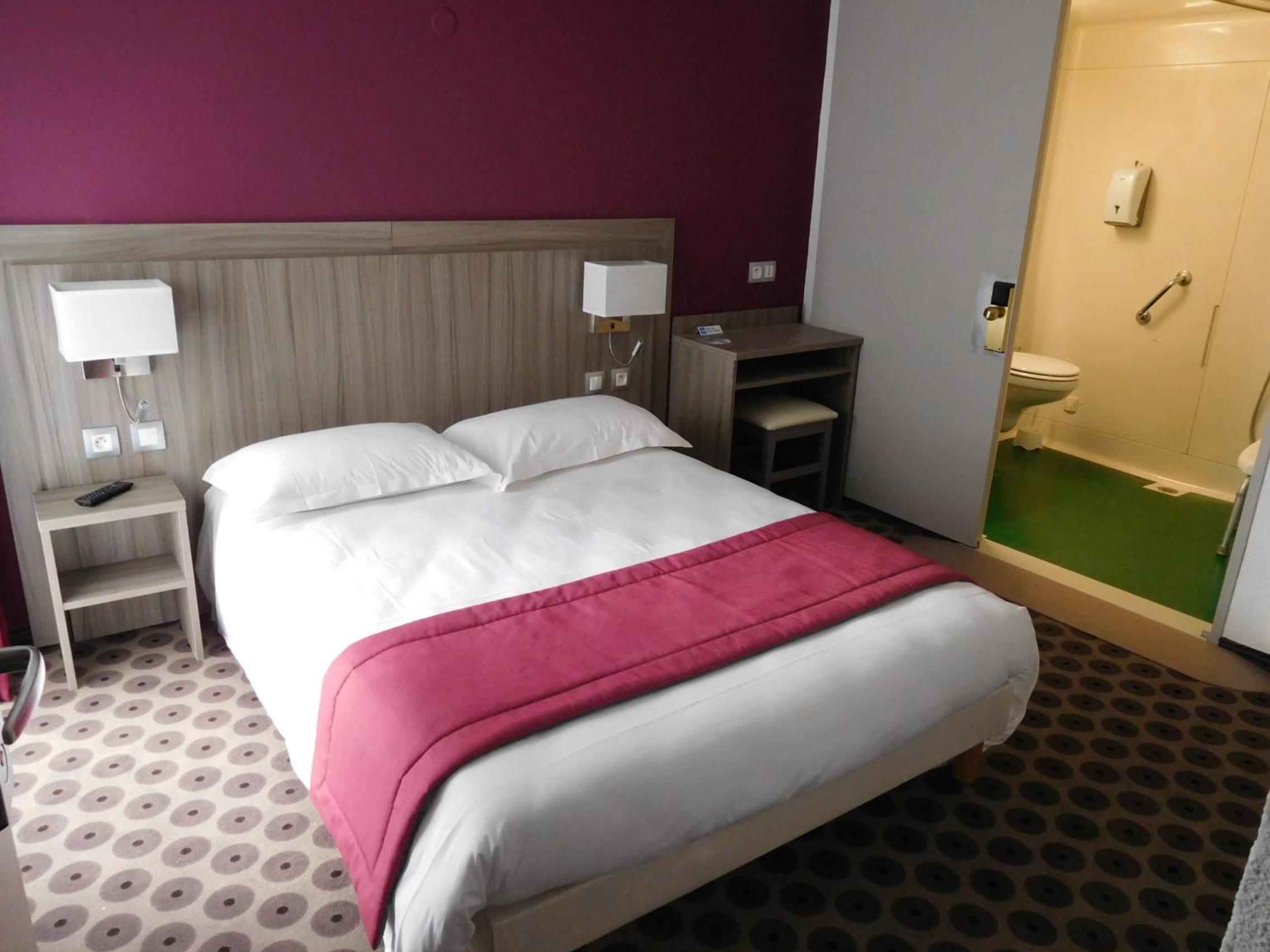 Double Room - Disability Access photo 1