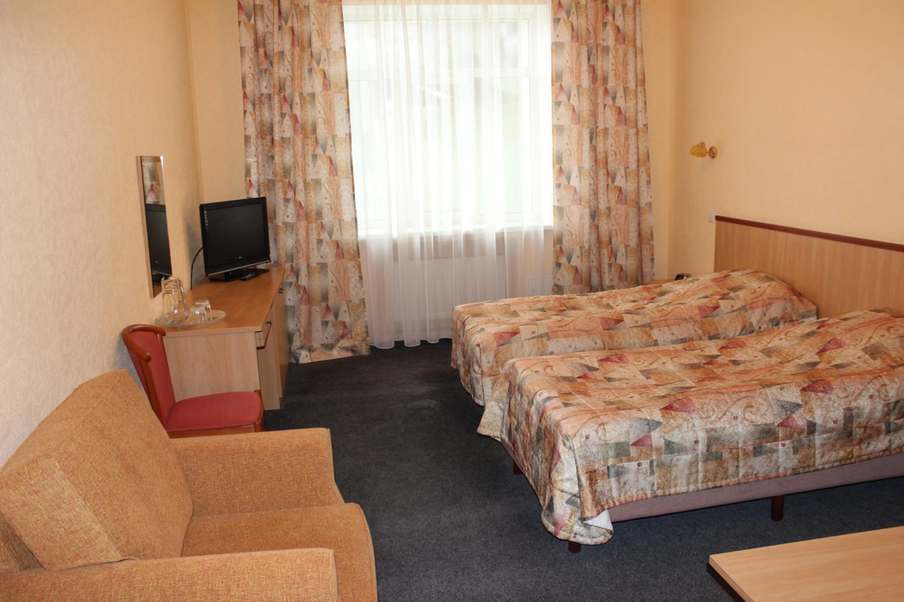 Standard Twin Room photo 2