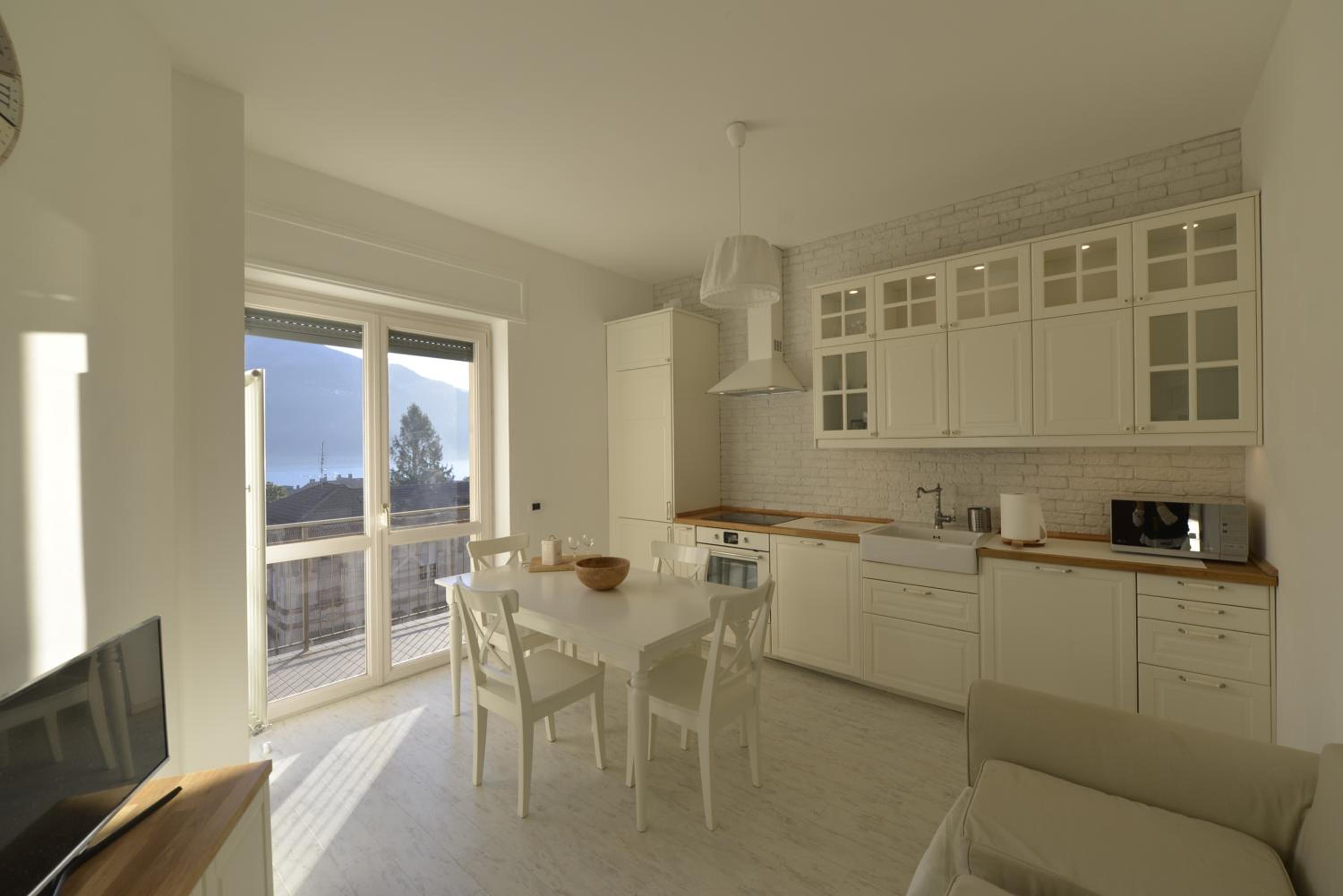 Apartment with Lake View photo 2