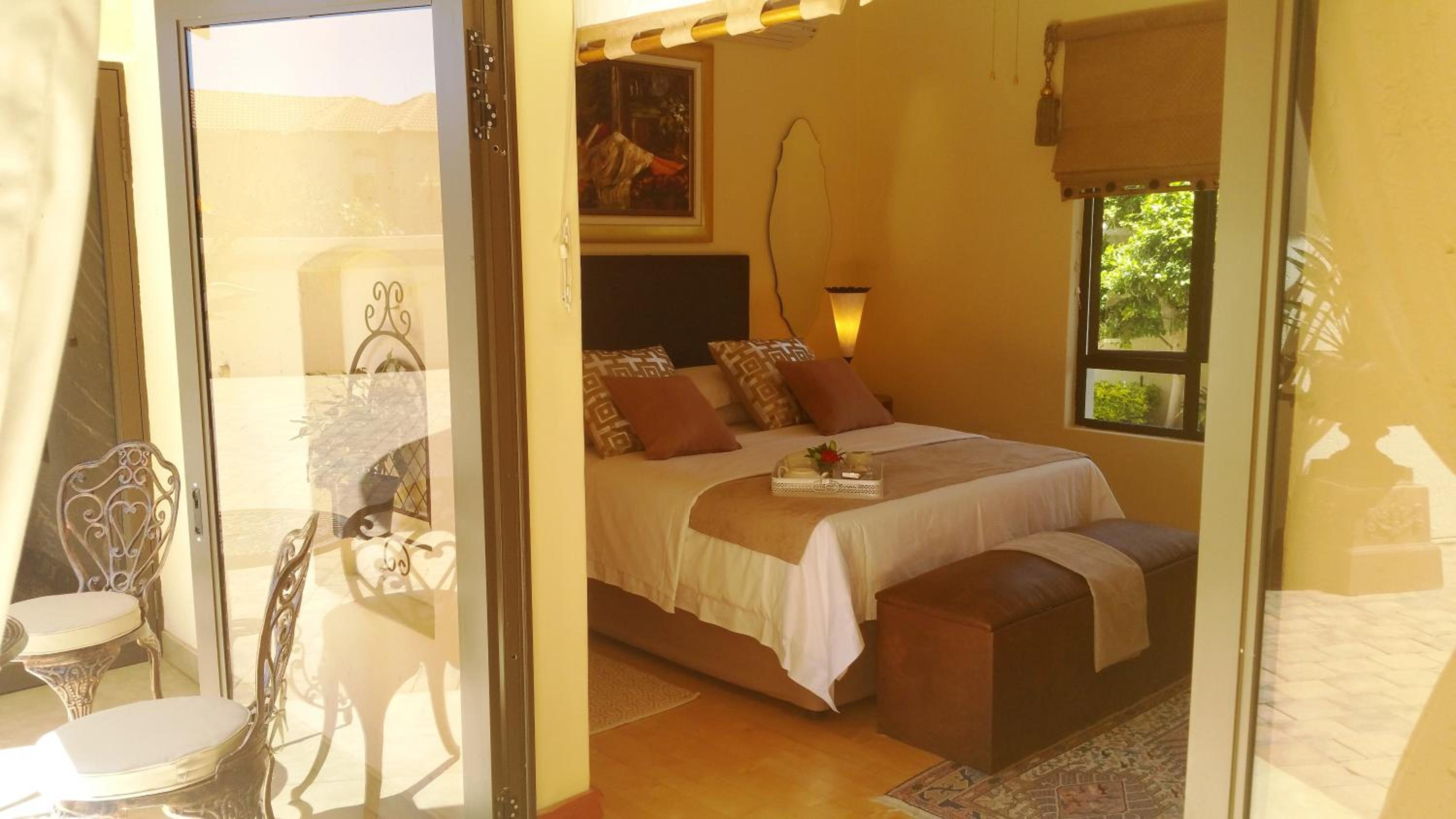 Deluxe Queen Suite with Garden View