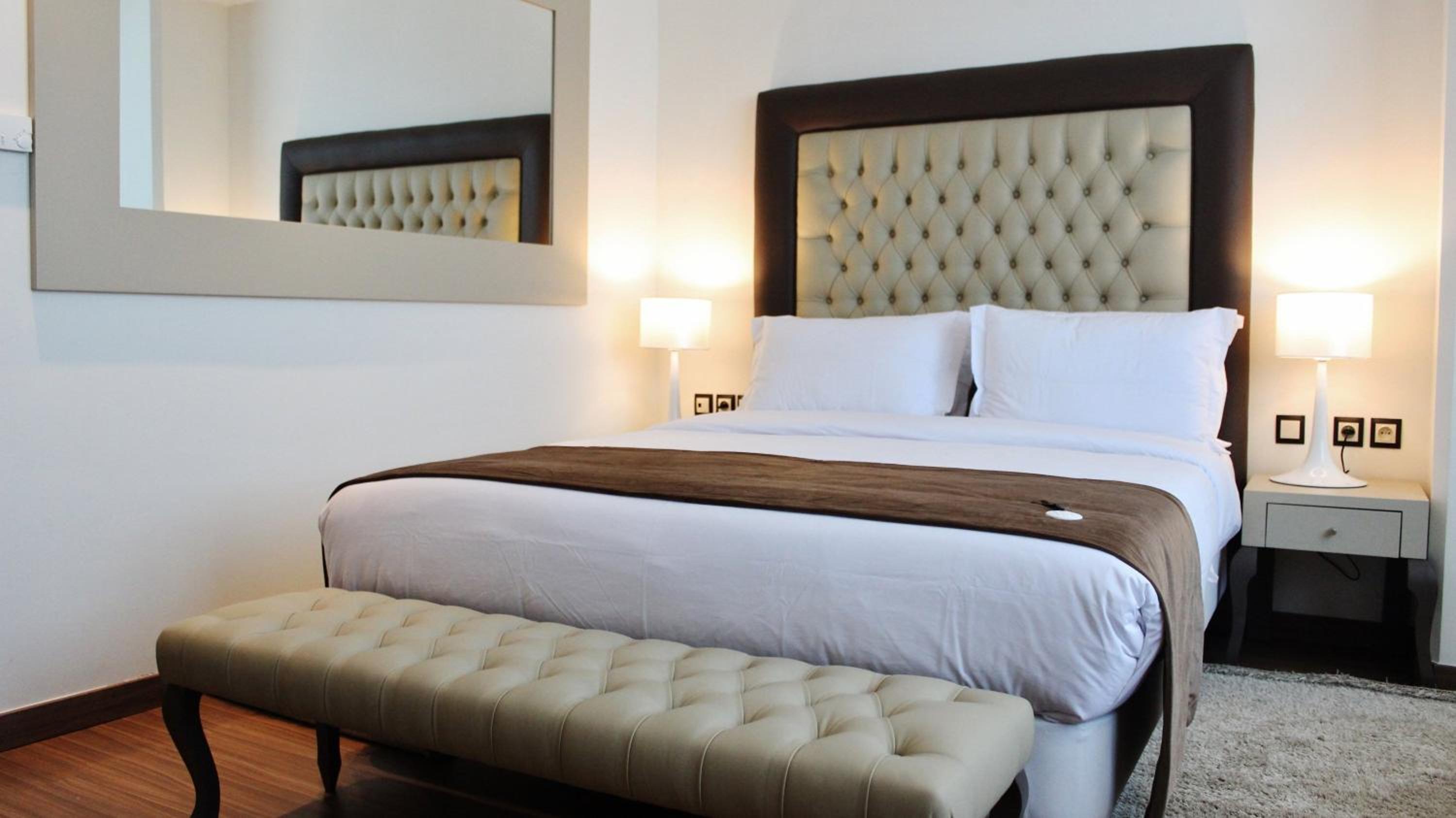 Premium Queen Room City View