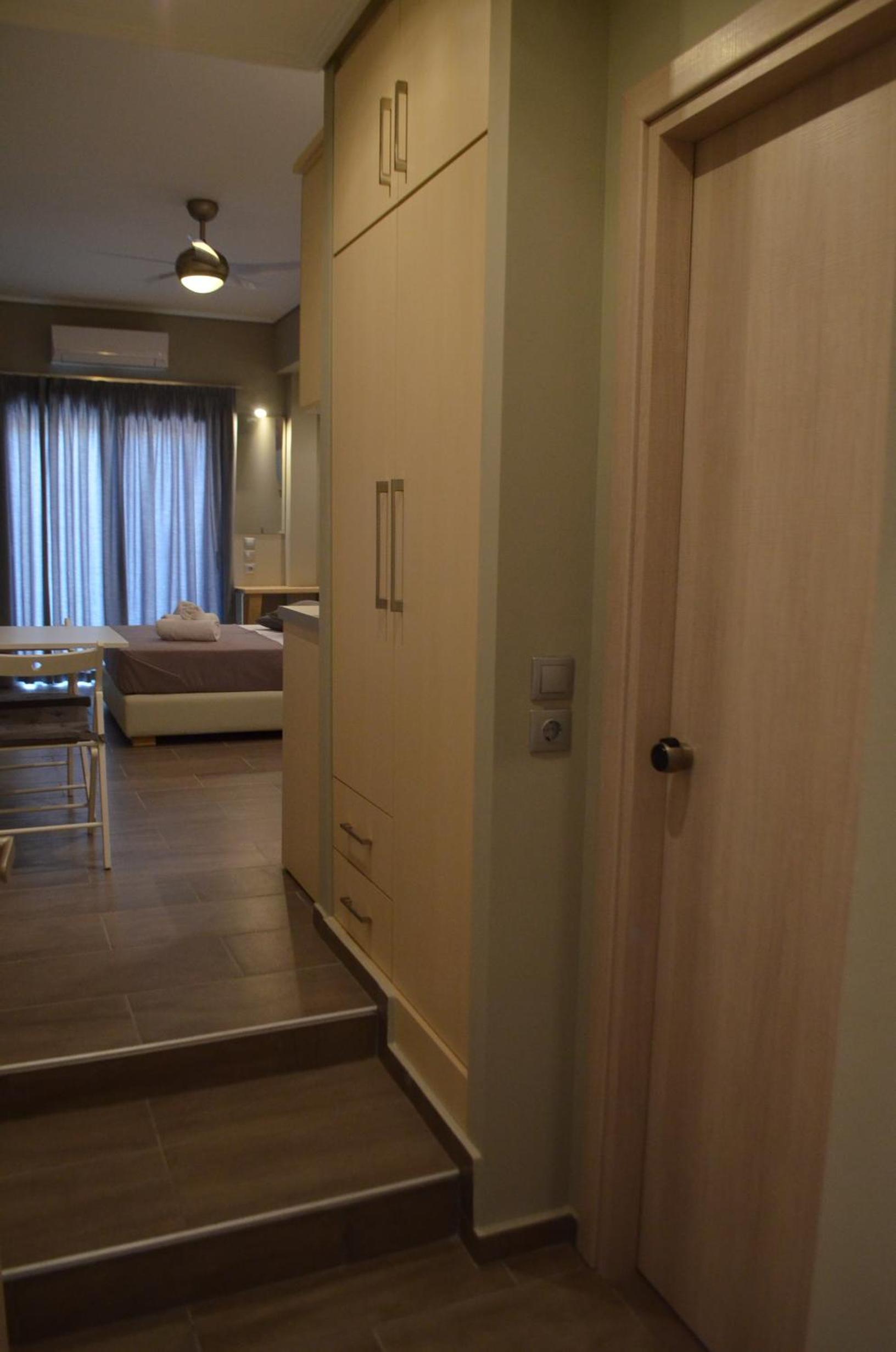 Double Room with Balcony - Photo 16