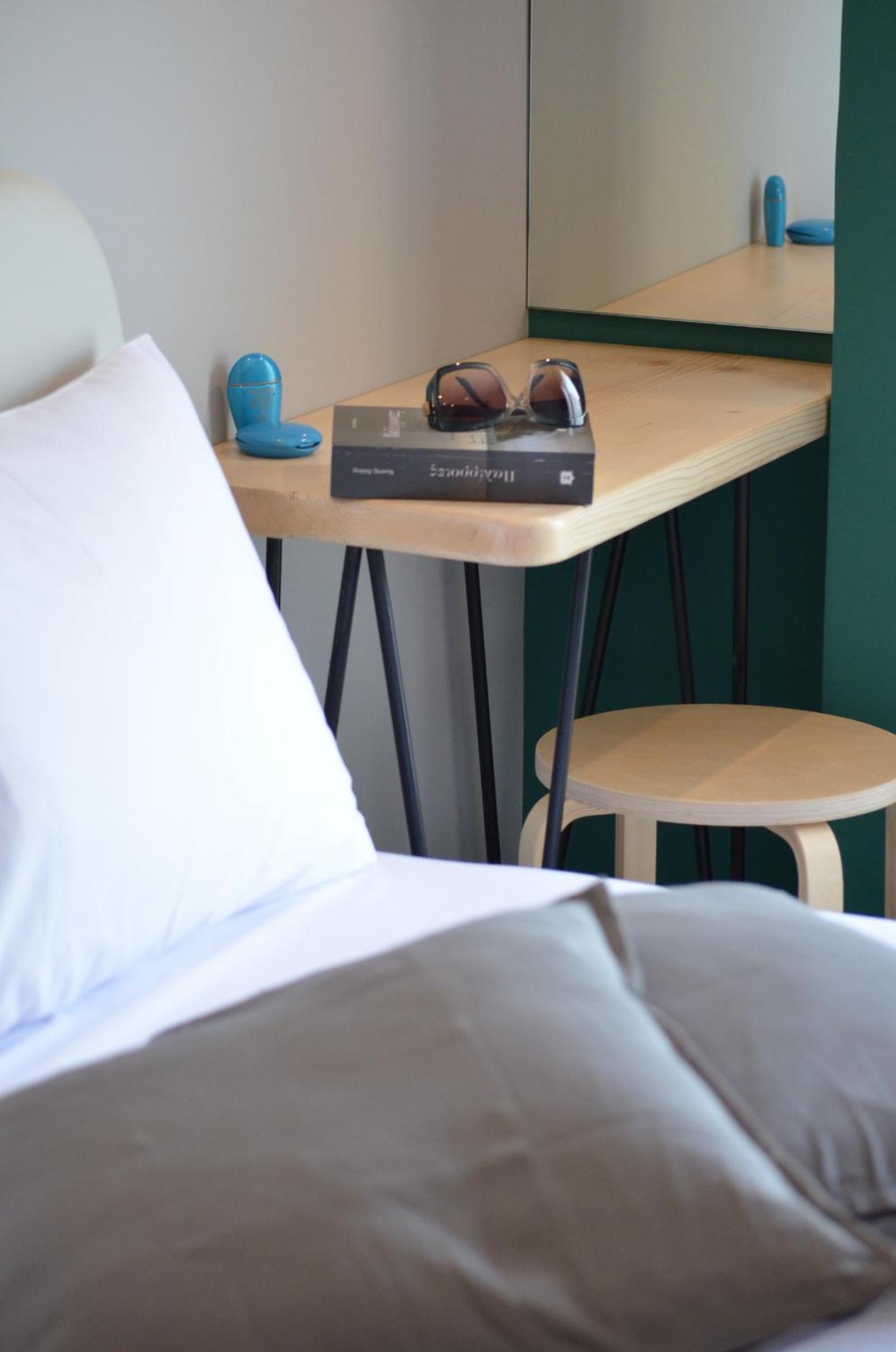 Double Room with Balcony - Photo 19