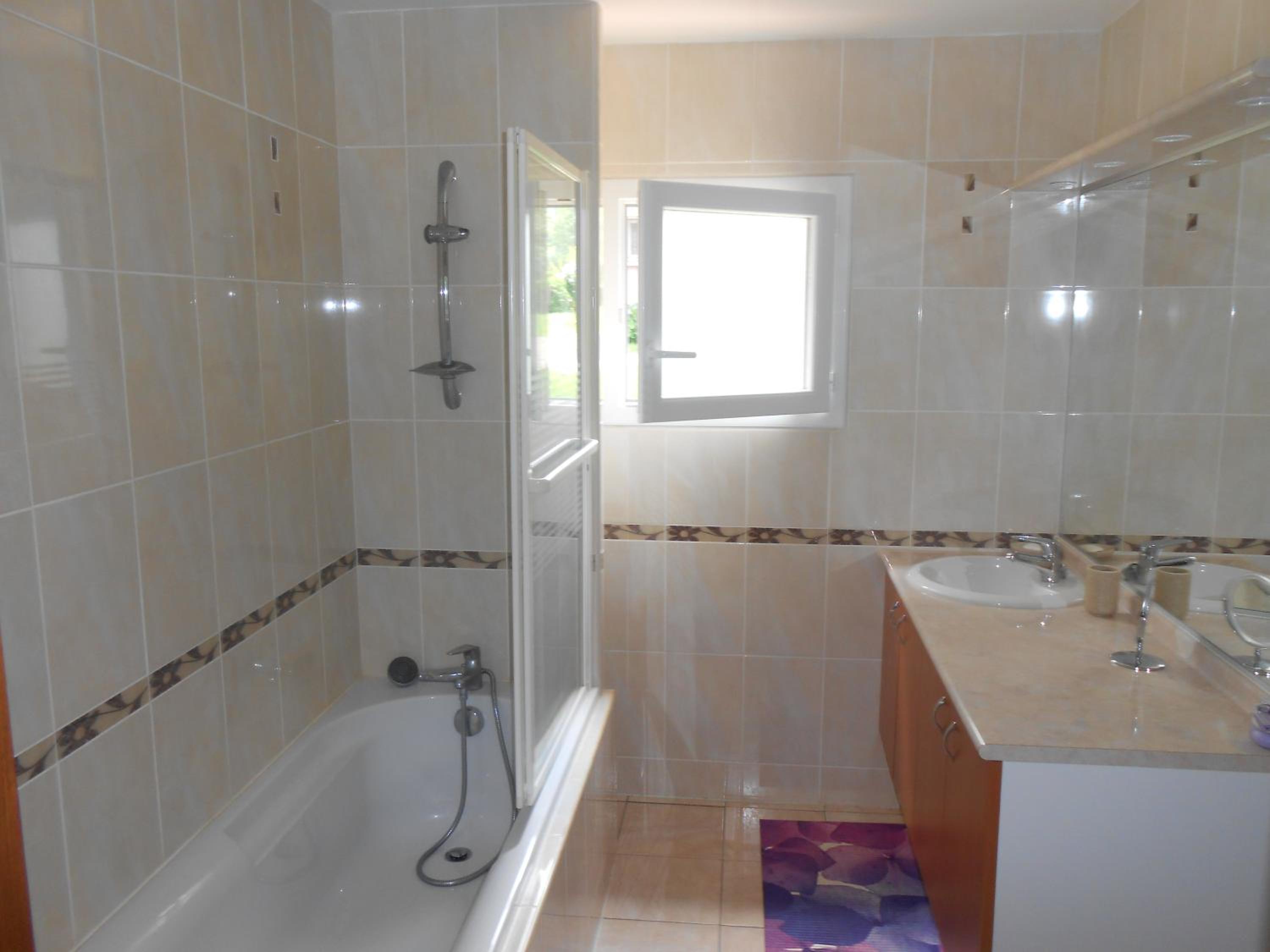 Three-Bedroom House photo 2