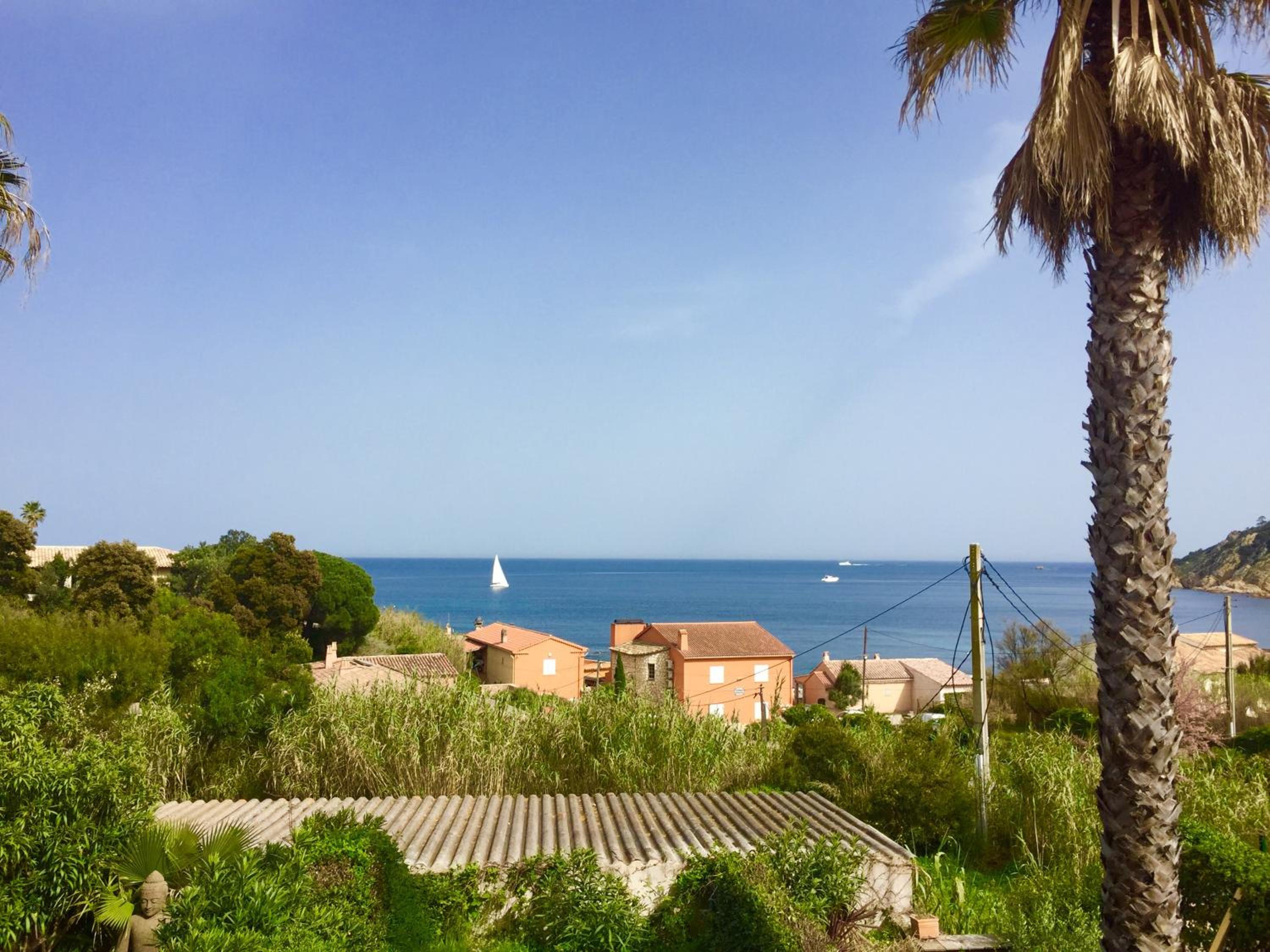 One-Bedroom Apartment with Sea View (1 - 4 People)