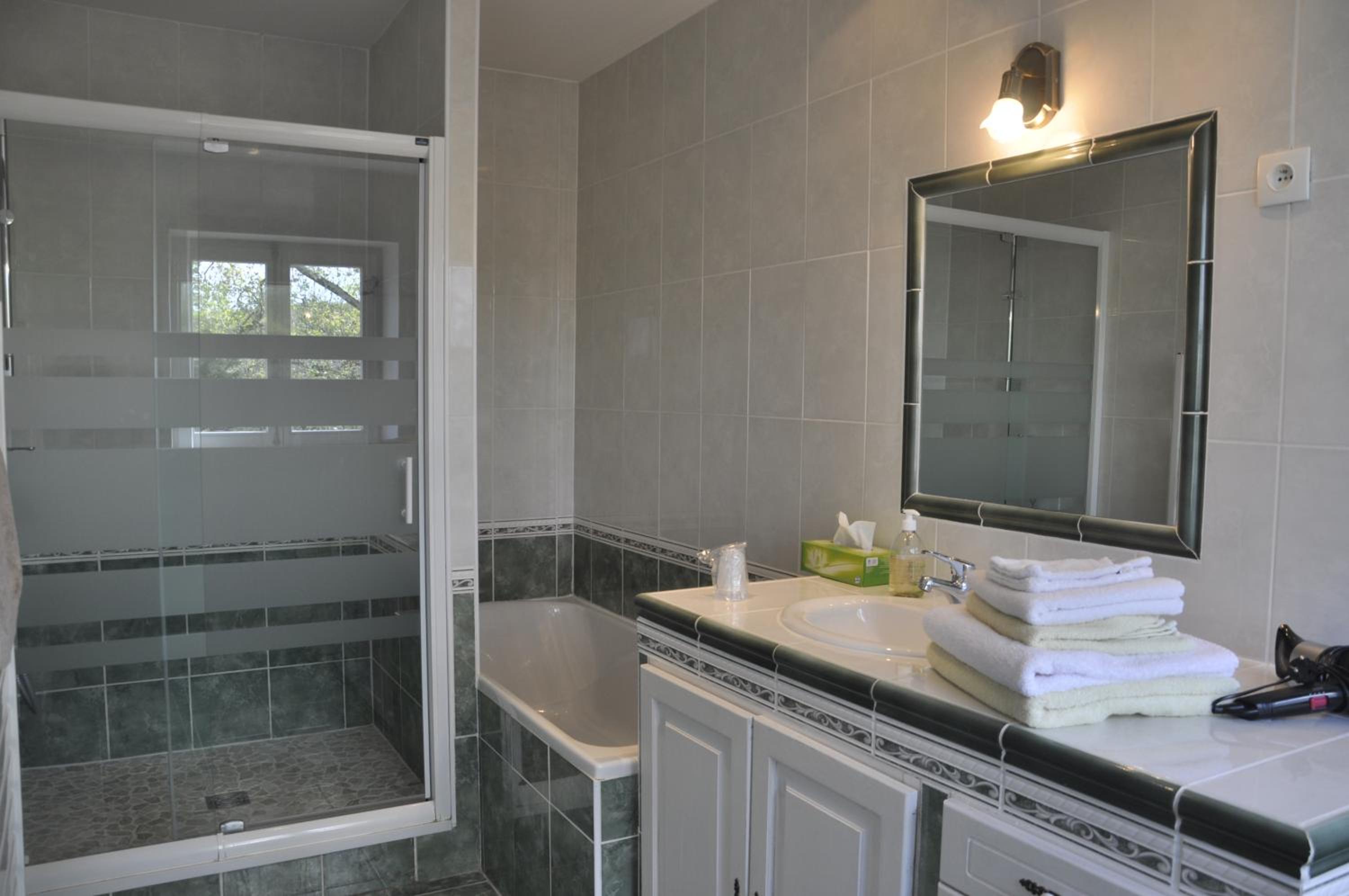 Double Room with Private Bathroom photo 3