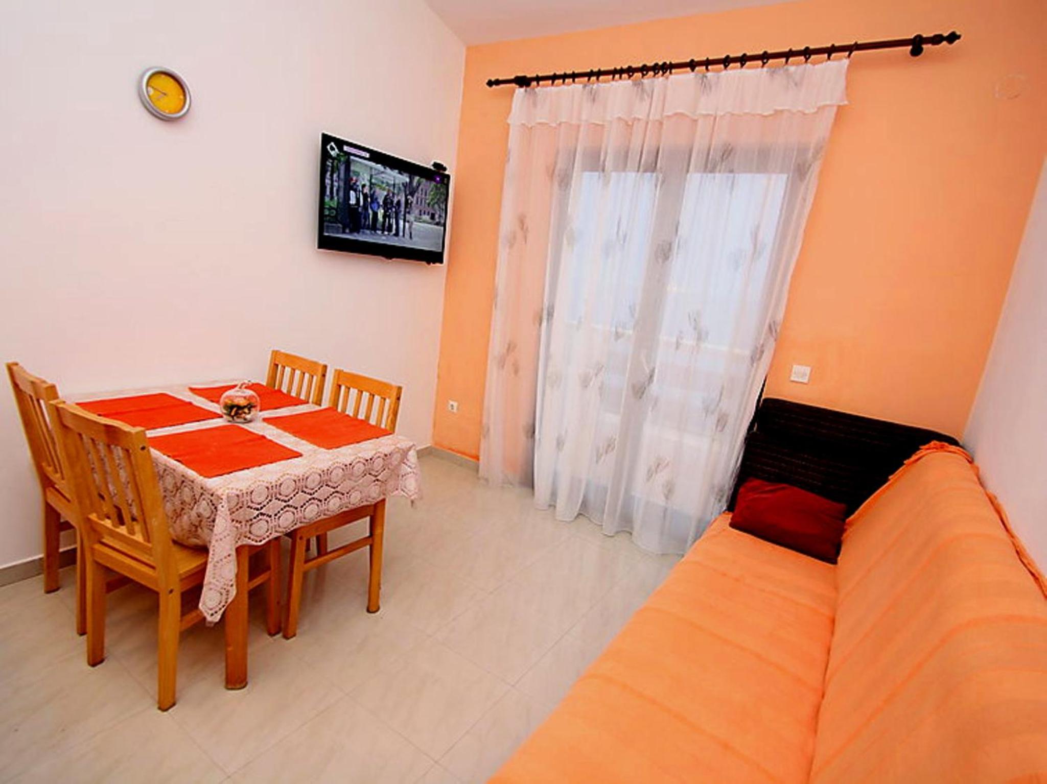 Comfort Two - Bedroom Apartment with Terrace and Sea View
