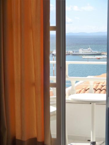 Standard Twin Room with Sea View