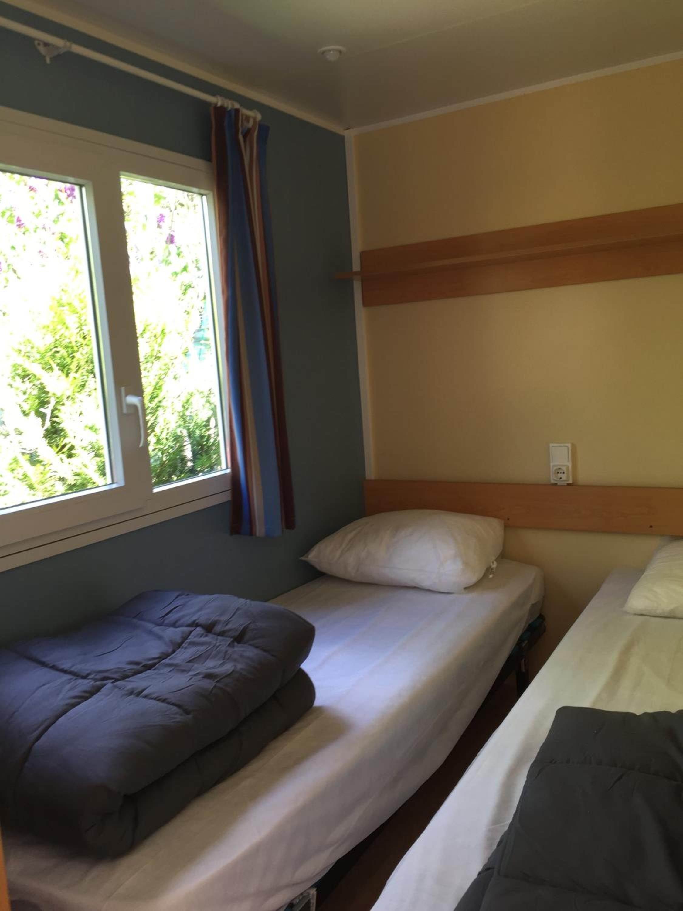 Superior Mobile Home ( 4 Adults) - Photo 3