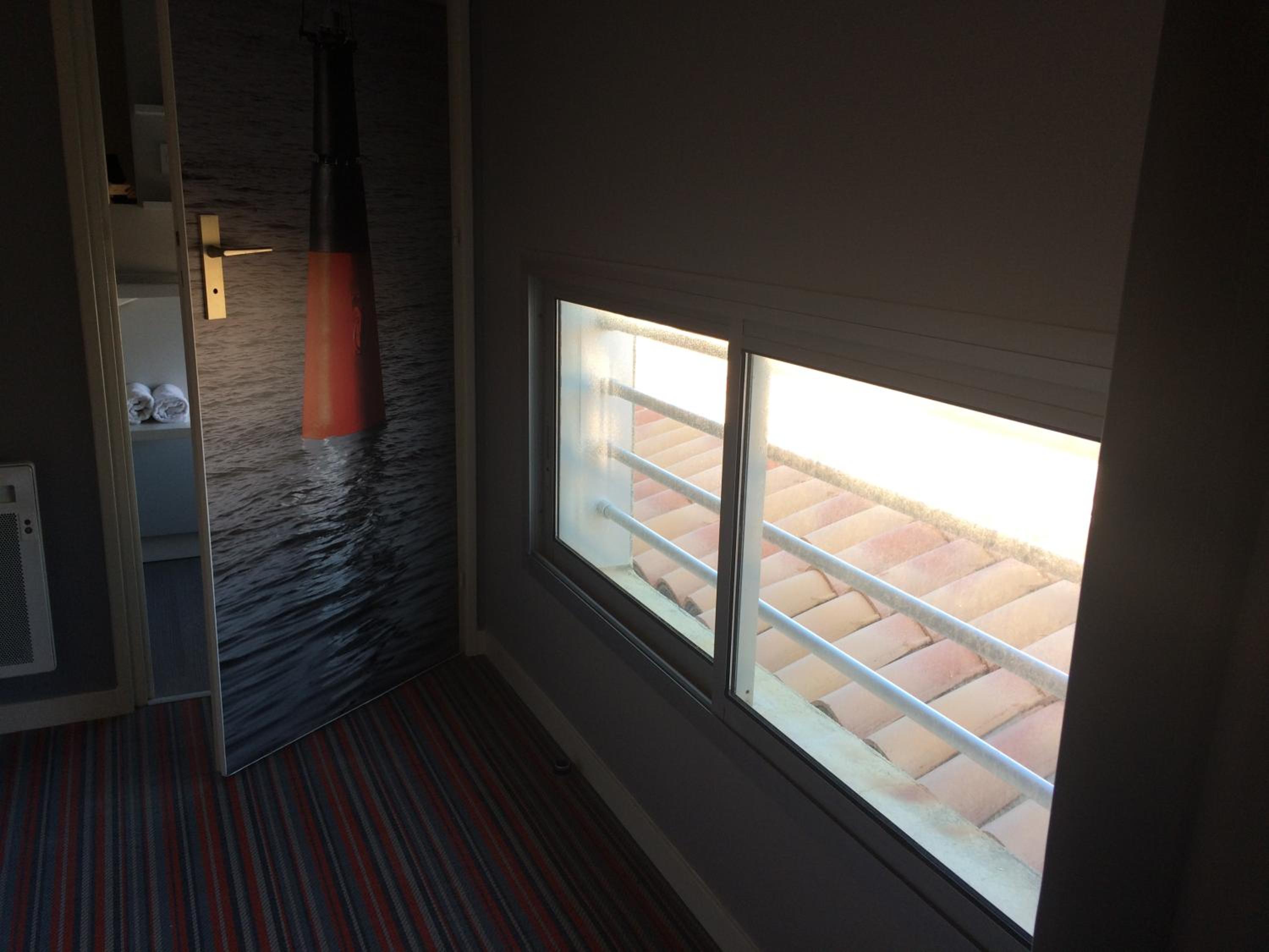 Standard Double Room Street Side photo 3