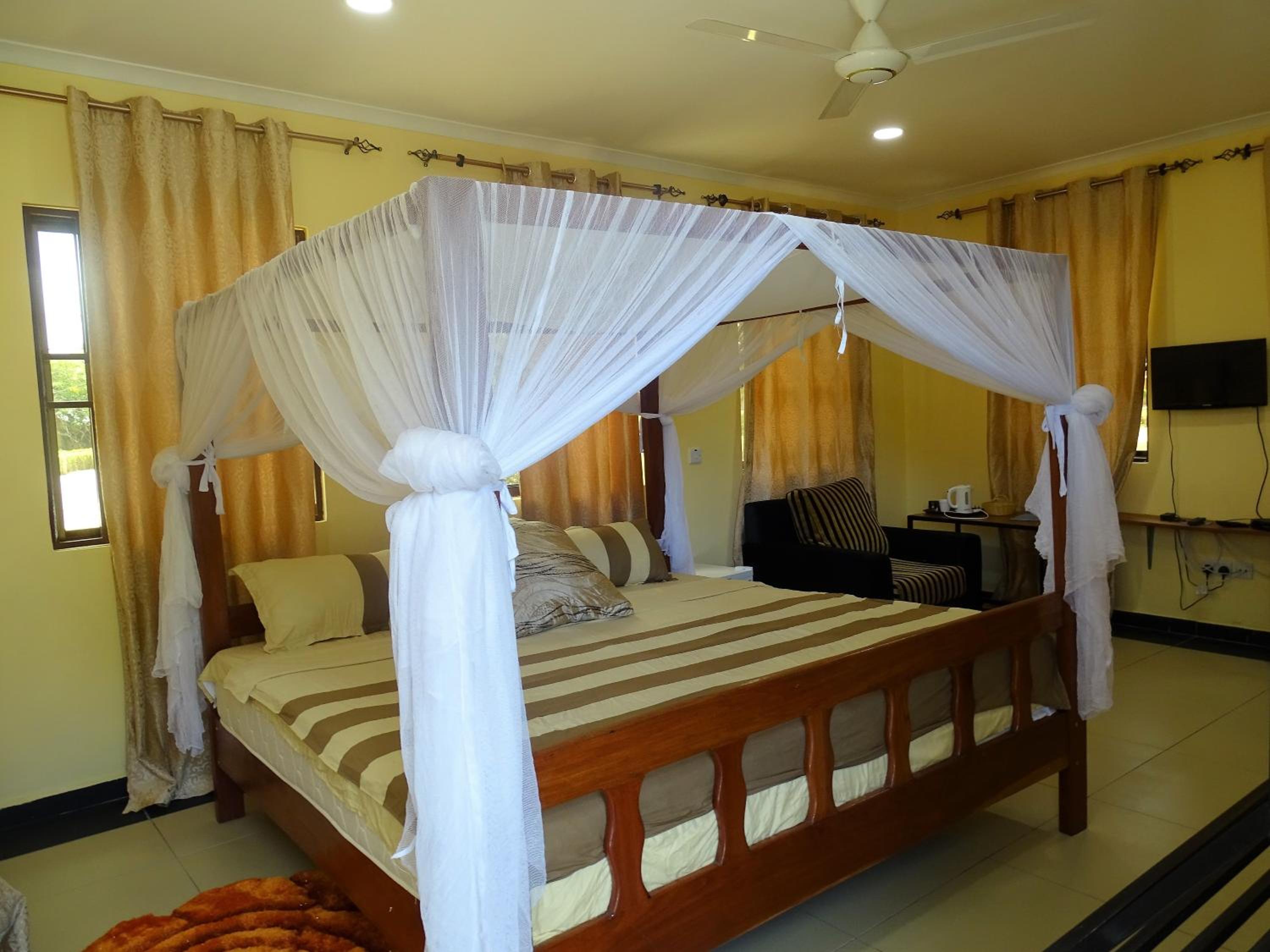 Deluxe Double or Twin Room photo 2