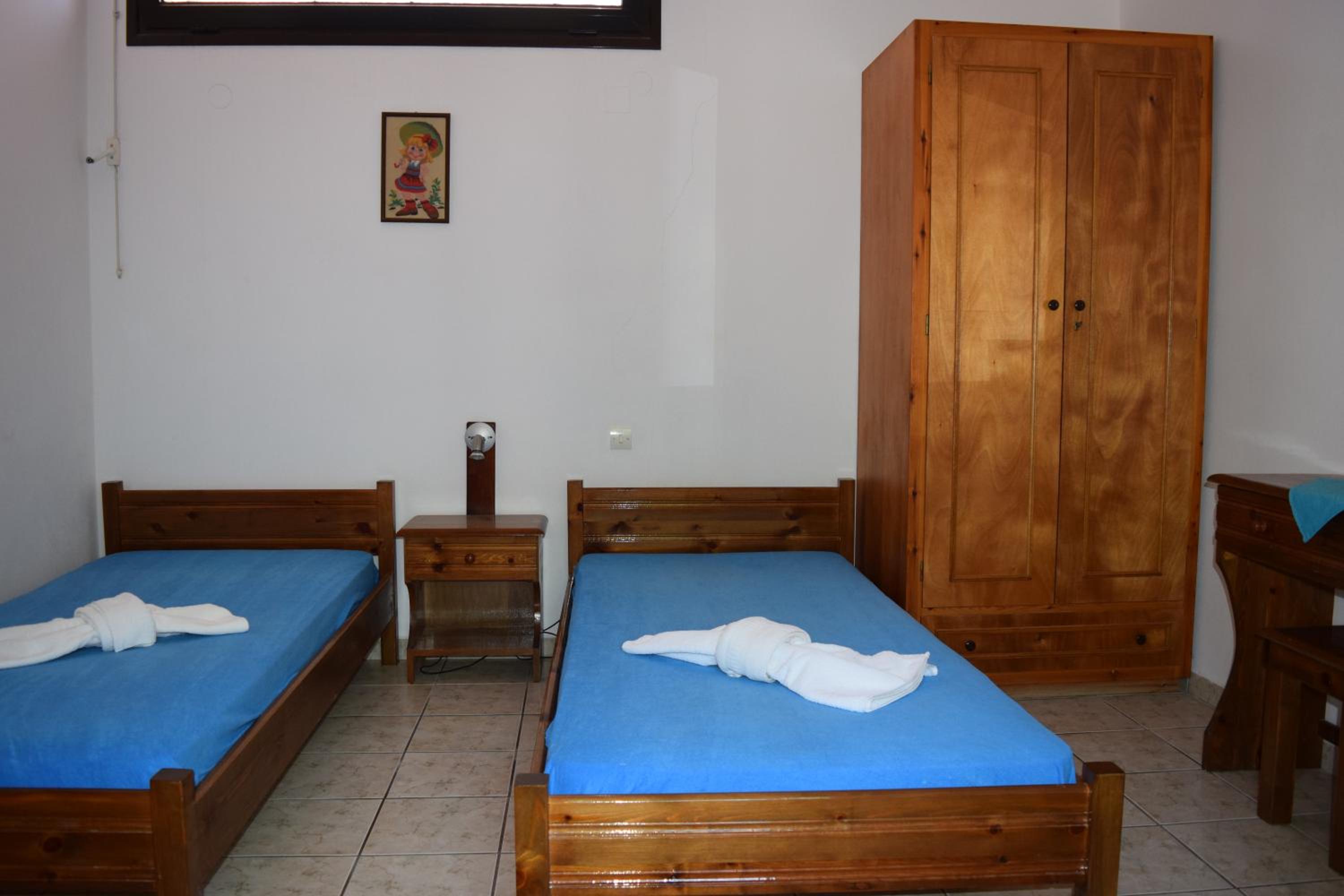 One-Bedroom Apartment - Photo 3