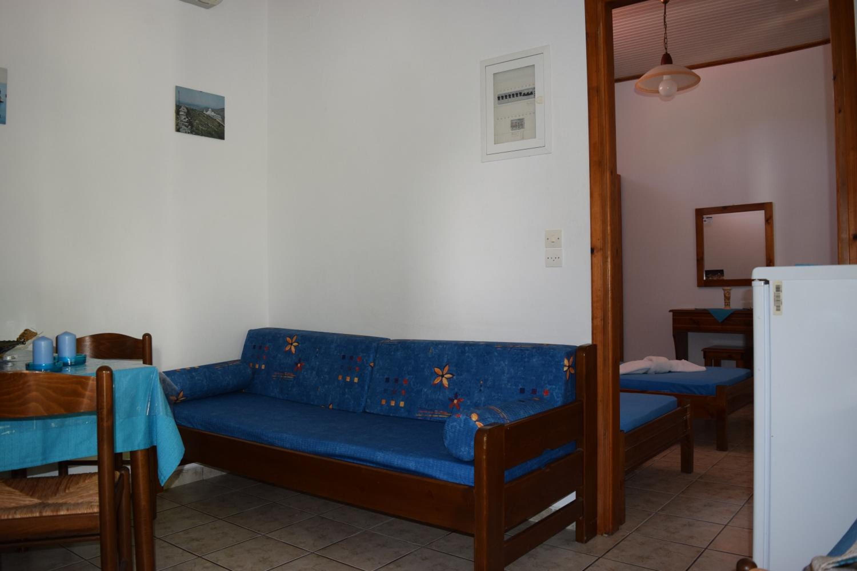 One-Bedroom Apartment - Photo 5