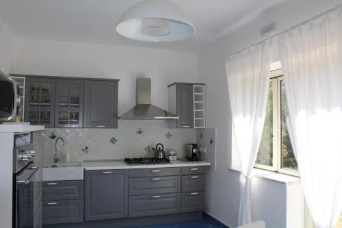 Double or Twin Room with Side Sea View photo 3