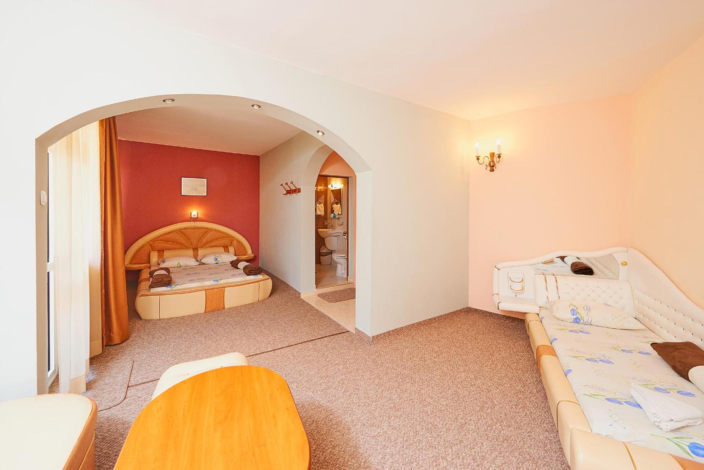Triple Room with Balcony - Photo 6