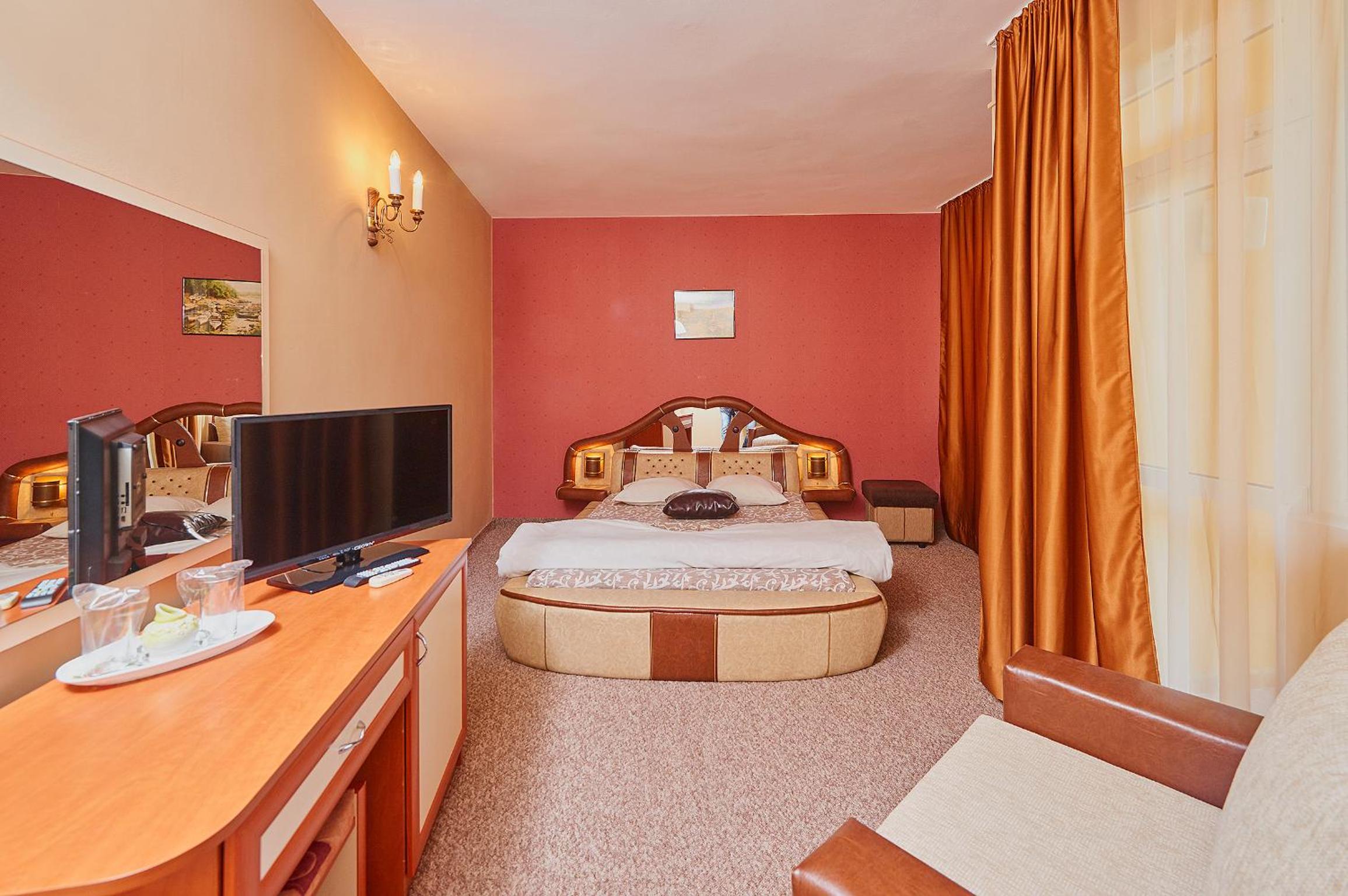 Deluxe Double or Twin Room - Photo 2