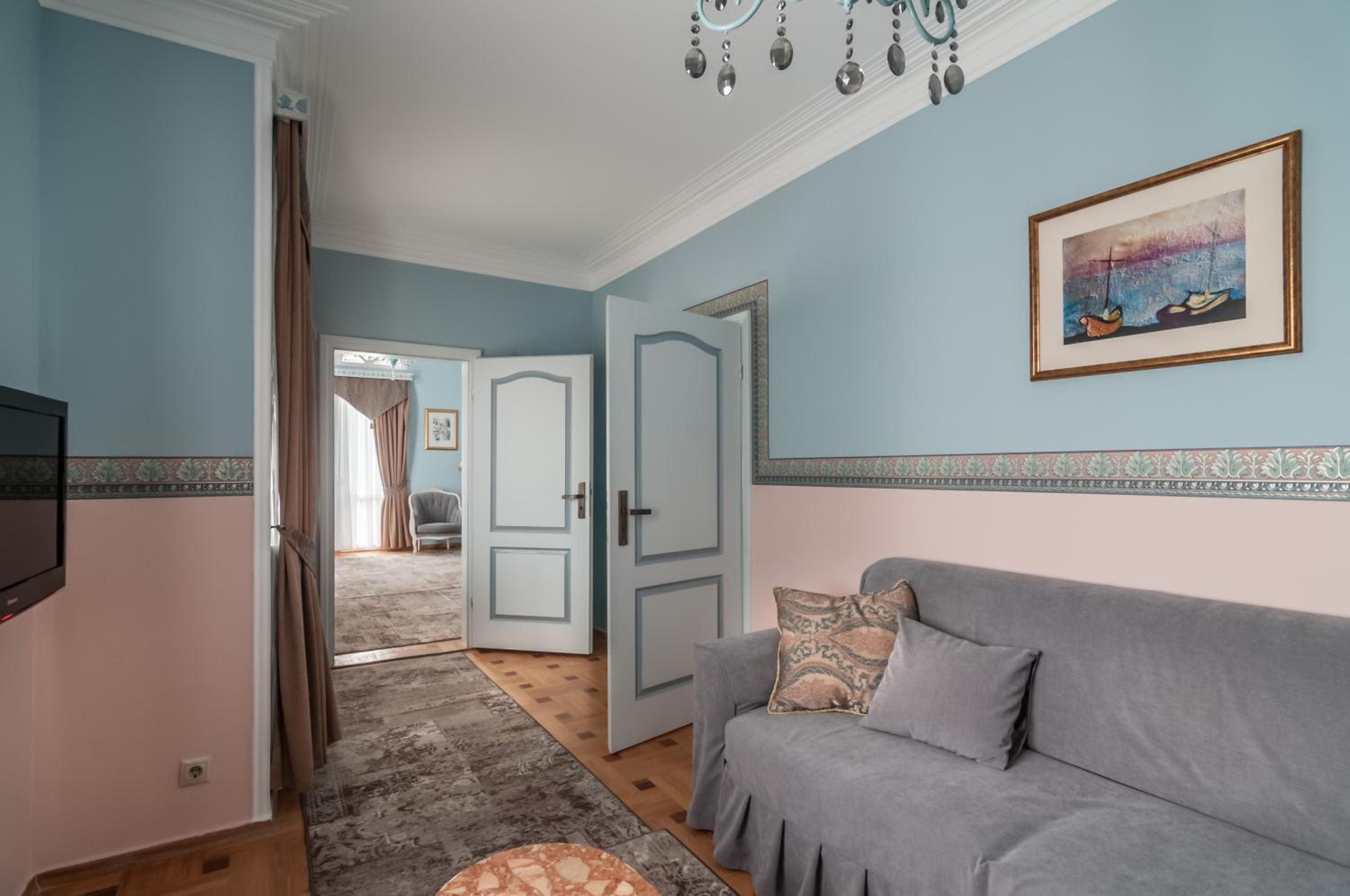 Prestige Suite photo 3