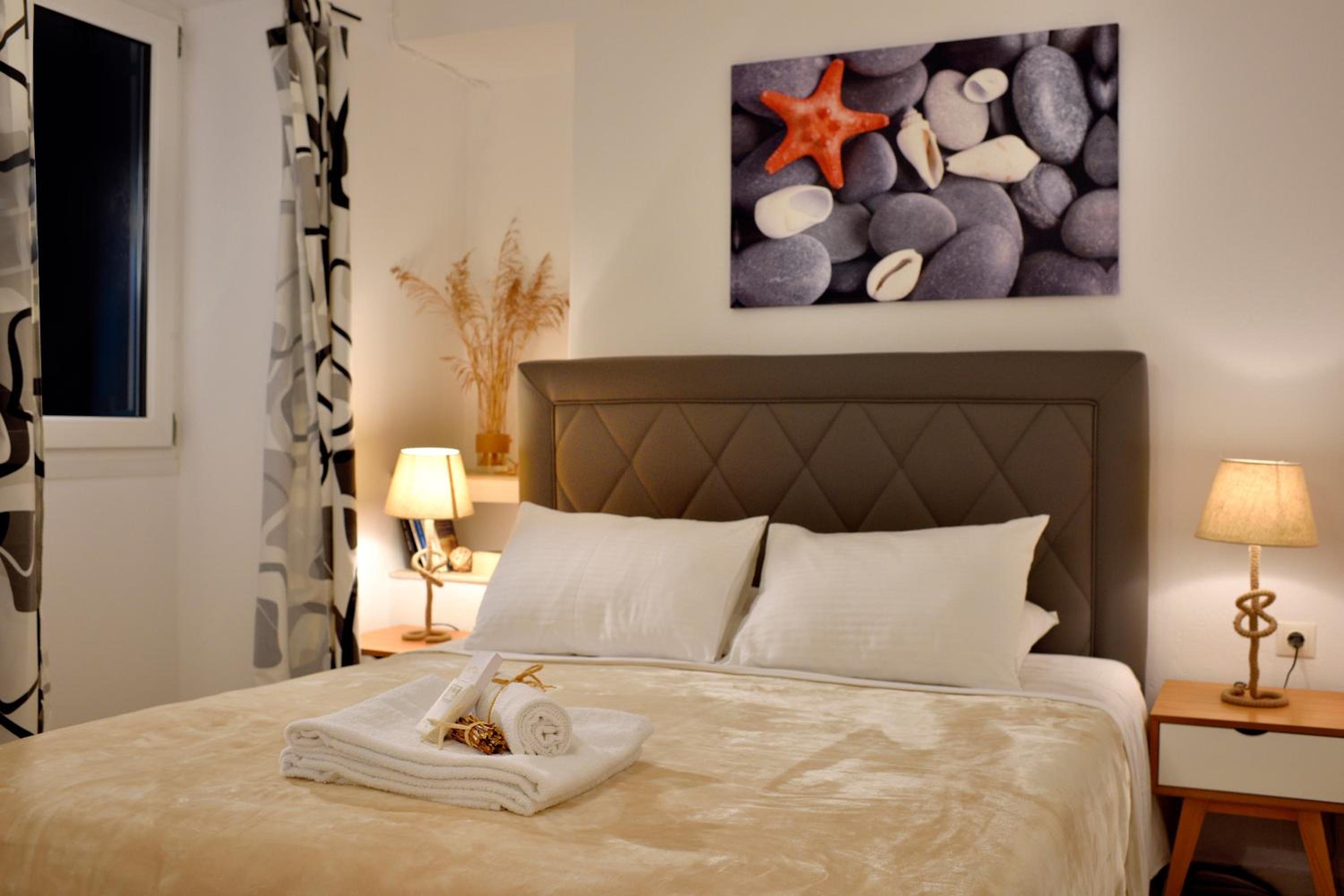 Double Room - Photo 10
