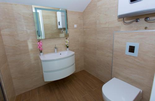 Two-Bedroom Apartment with Balcony and Terace