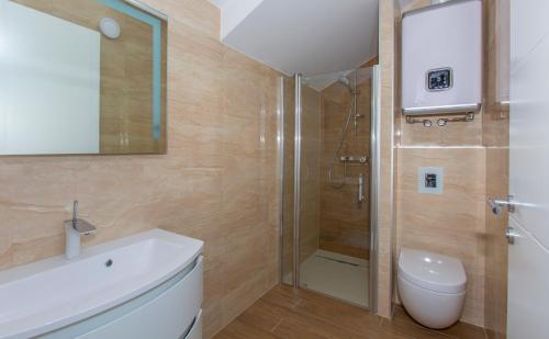 Three-Bedroom Apartment with Sea View photo 3