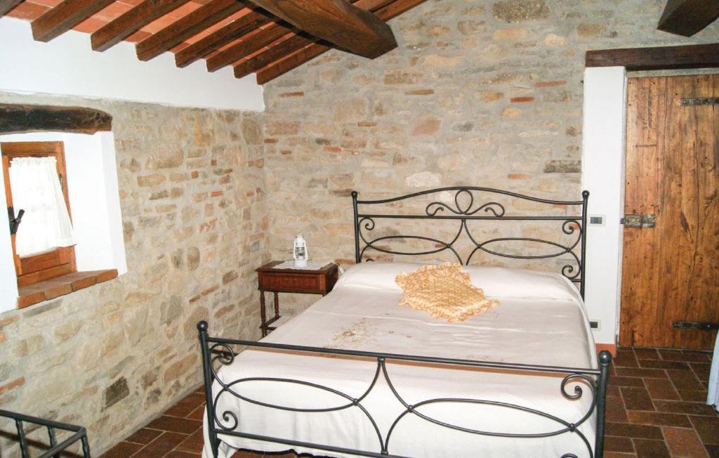 One-Bedroom Apartment with Terrace - Split Level photo 2