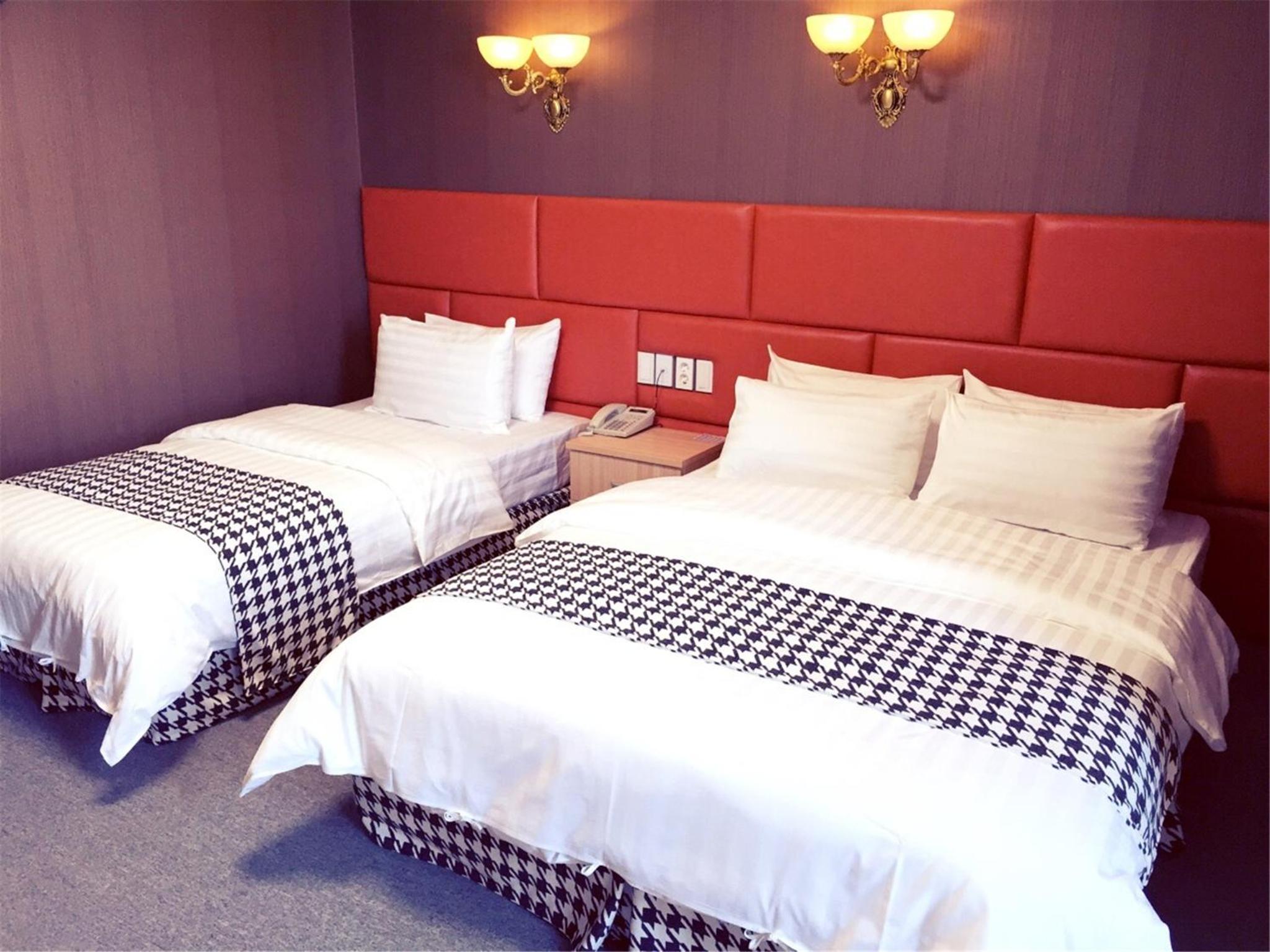 Deluxe Triple Room photo 2
