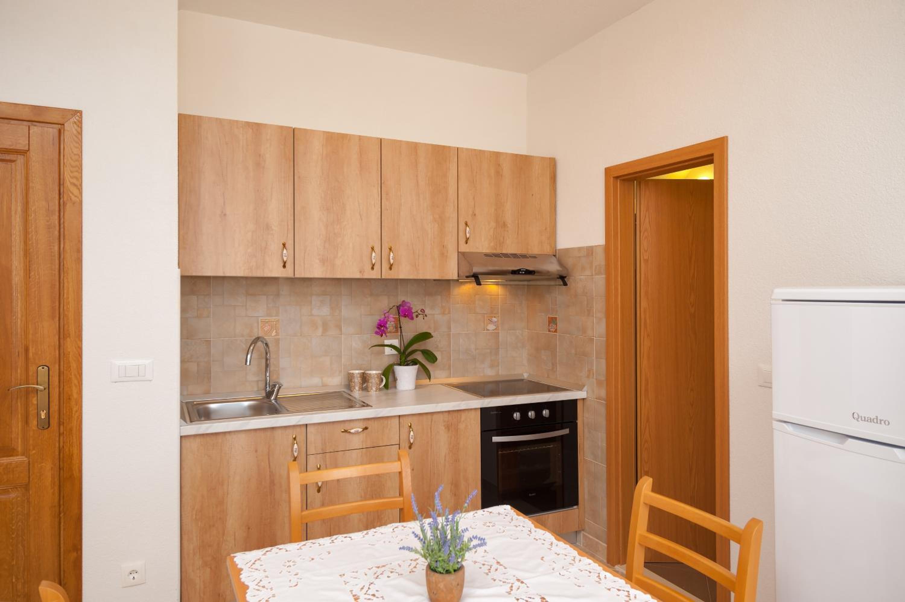 Apartment photo 2