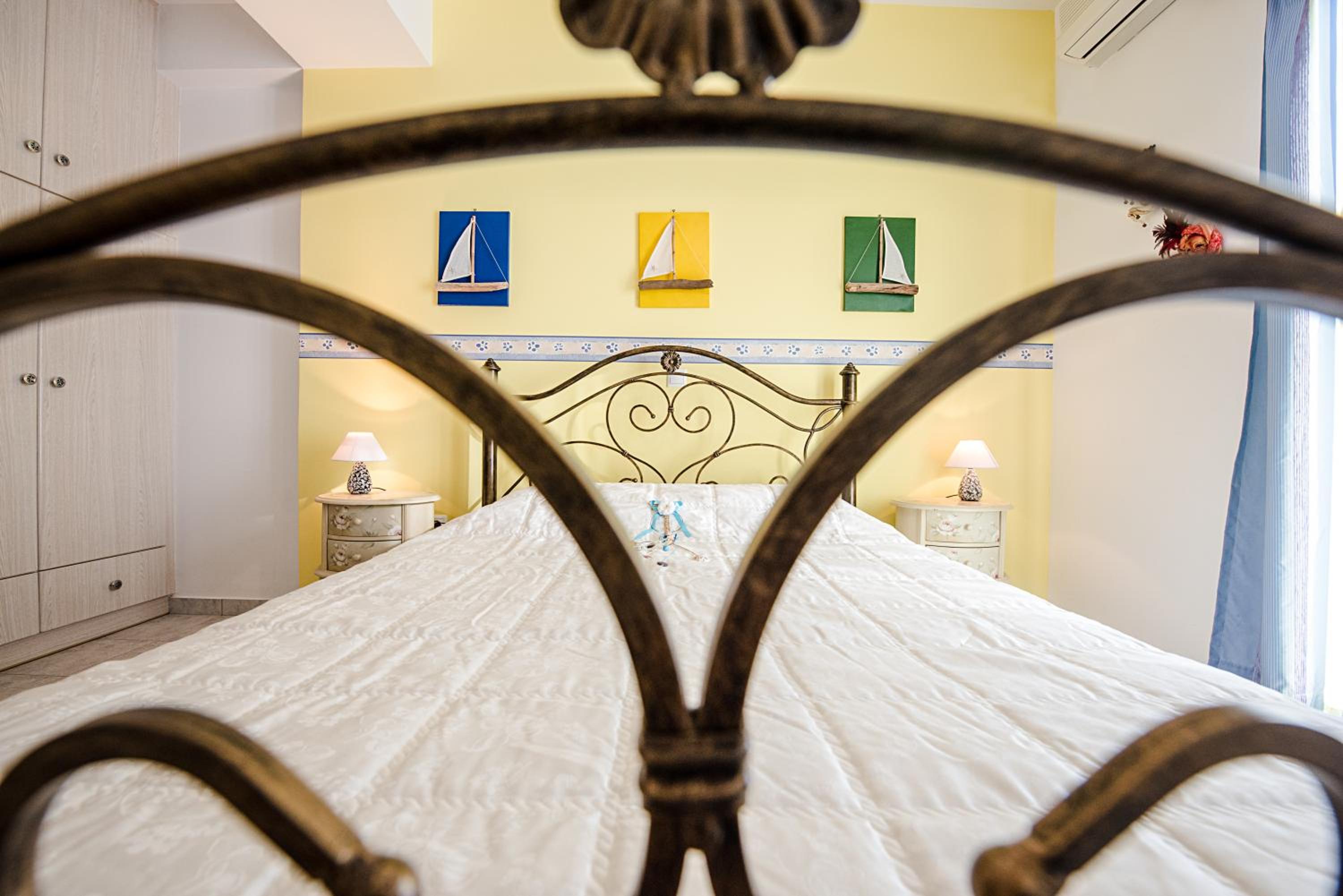 One-Bedroom Apartment with Sea View photo 3