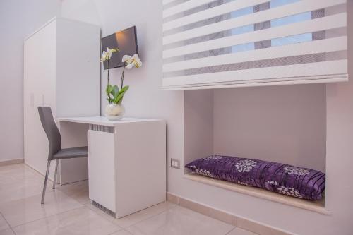 Double Room with Private Bathroom - Photo 14